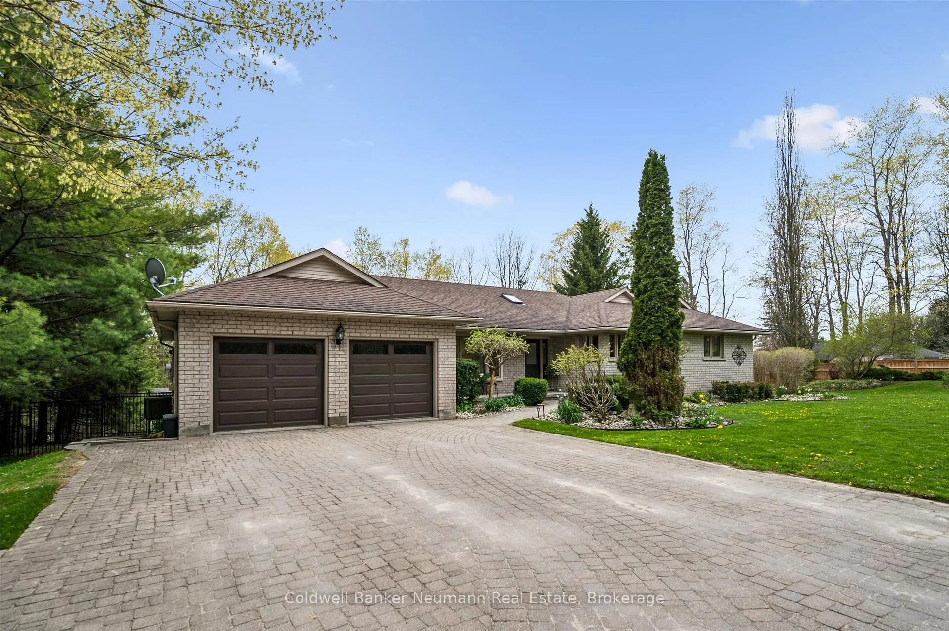 Photo 4 of 25 Riverview Drive, Centre Wellington, Elora/Salem — HOMEH