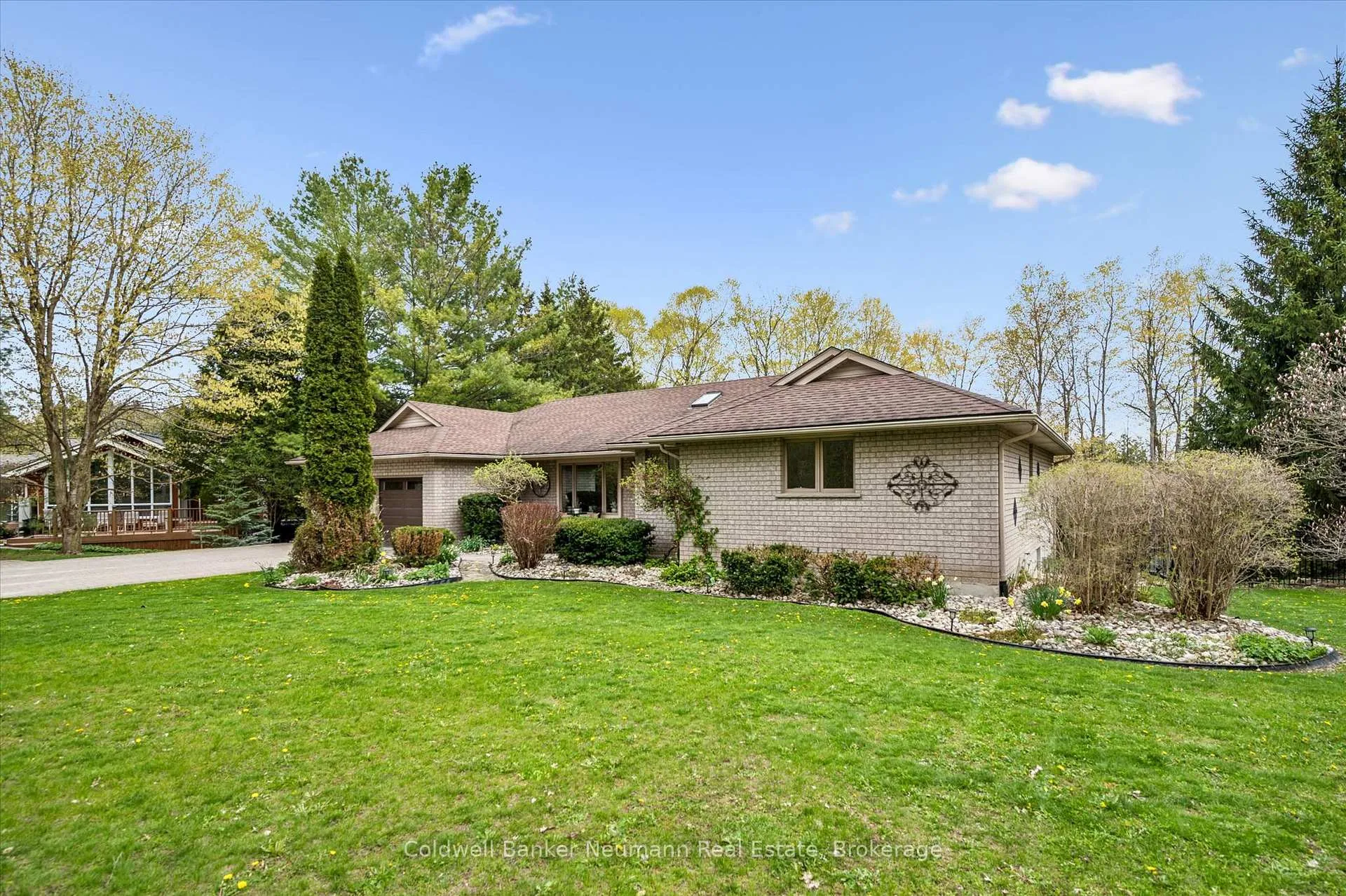 Photo 5 of 25 Riverview Drive, Centre Wellington, Elora/Salem — HOMEH