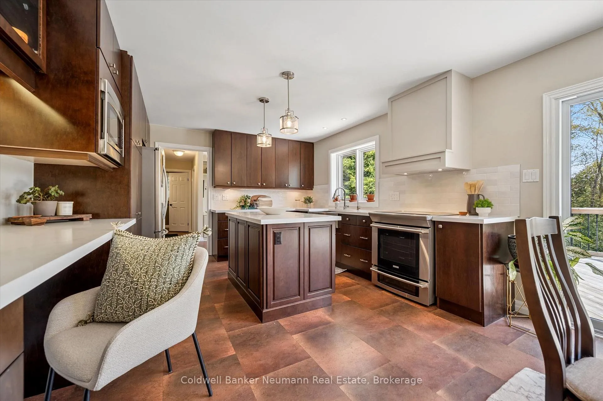 Photo 12 of 25 Riverview Drive, Centre Wellington, Elora/Salem — HOMEH