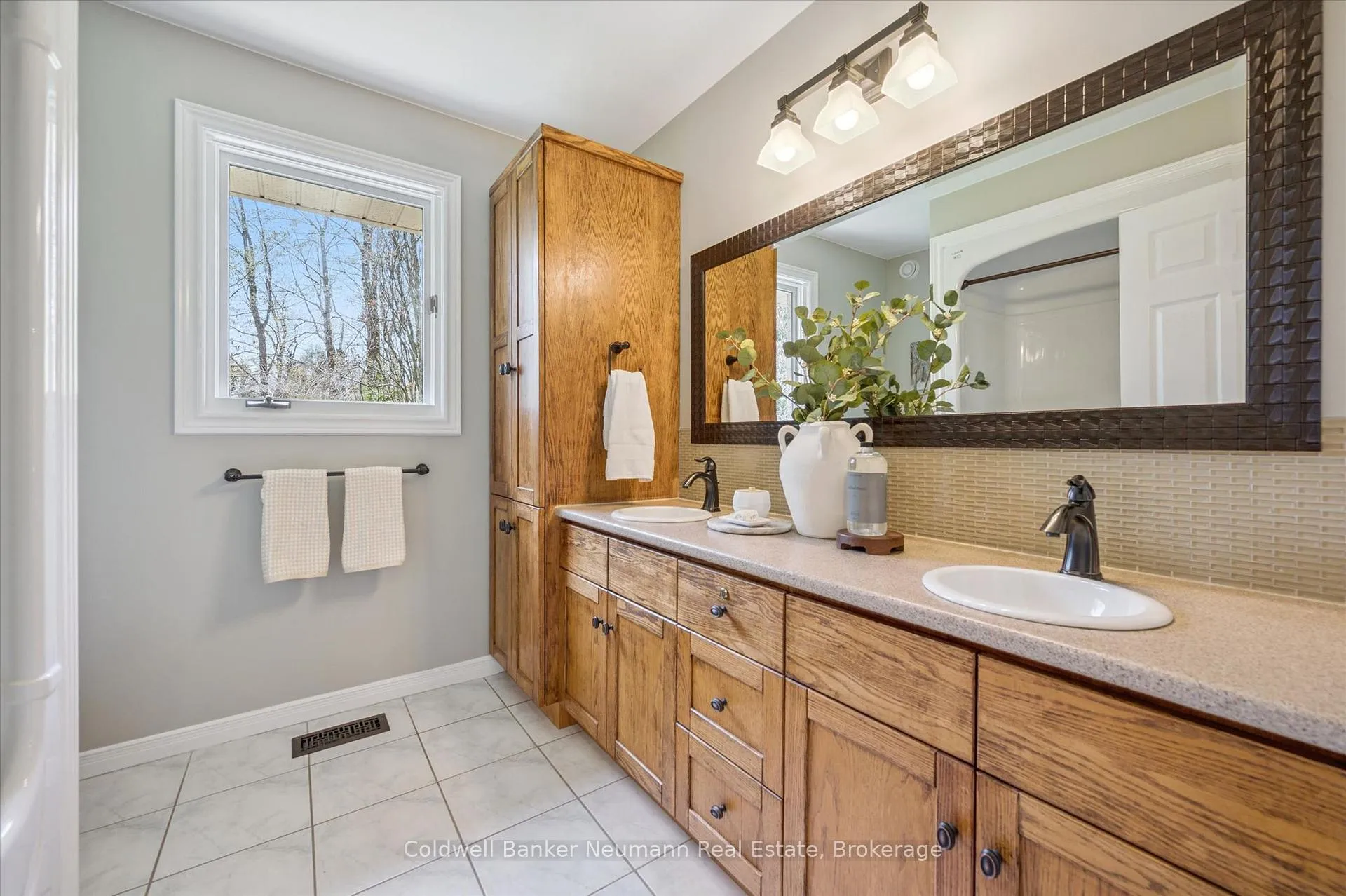 Photo 24 of 25 Riverview Drive, Centre Wellington, Elora/Salem — HOMEH