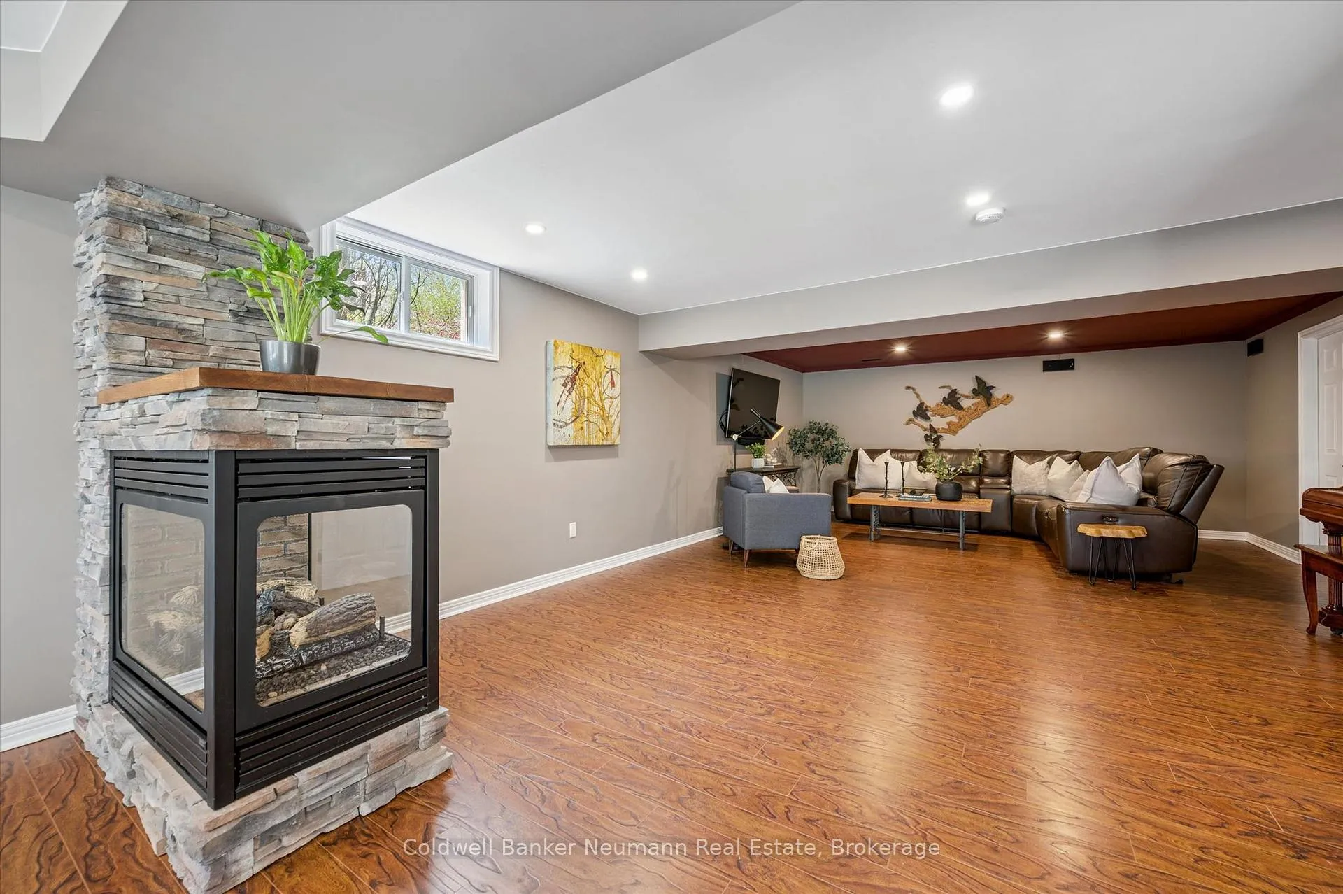 Photo 33 of 25 Riverview Drive, Centre Wellington, Elora/Salem — HOMEH
