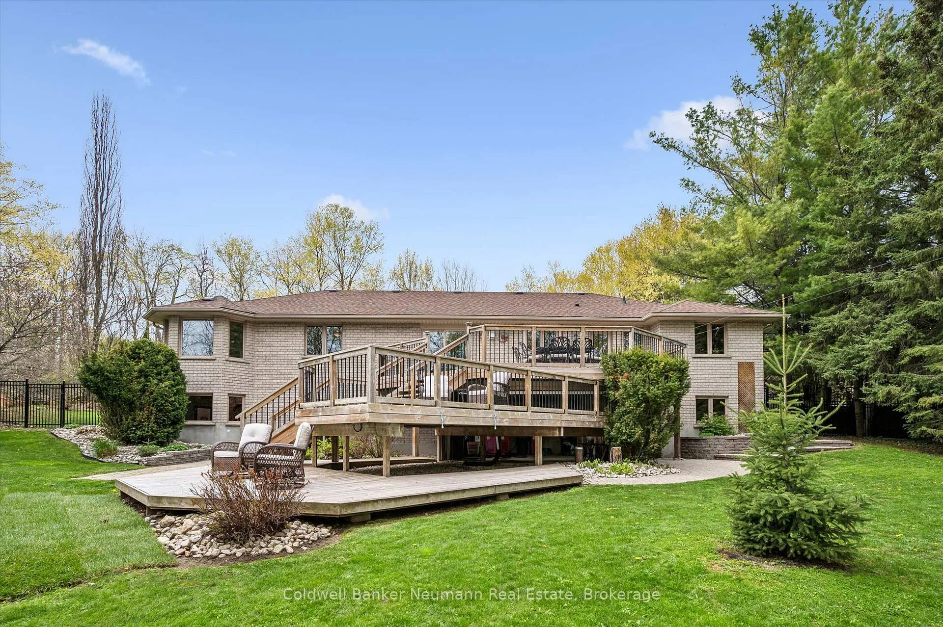 Photo 41 of 25 Riverview Drive, Centre Wellington, Elora/Salem — HOMEH