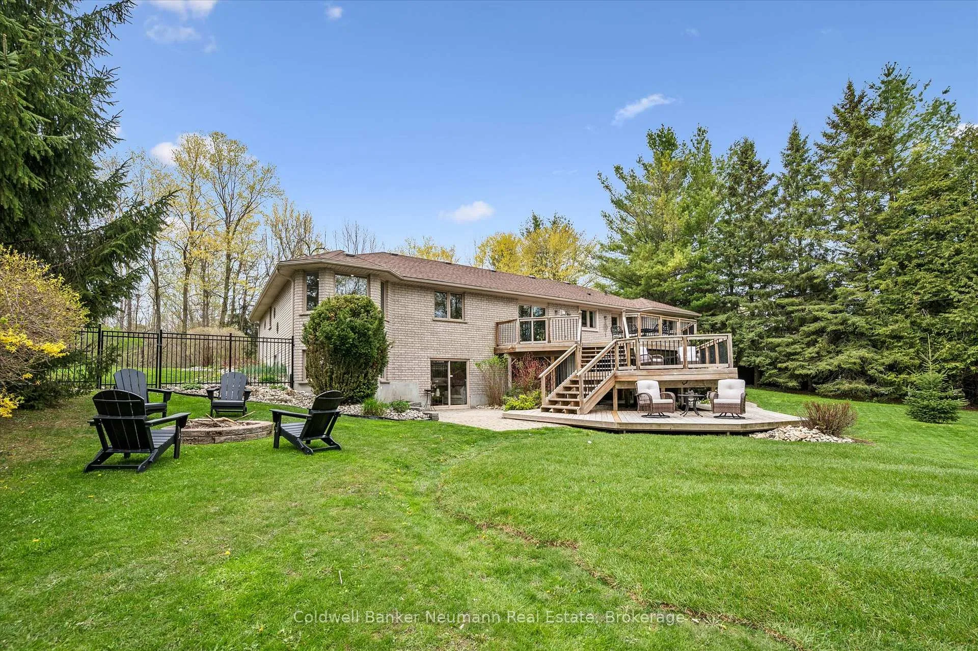 Photo 42 of 25 Riverview Drive, Centre Wellington, Elora/Salem — HOMEH