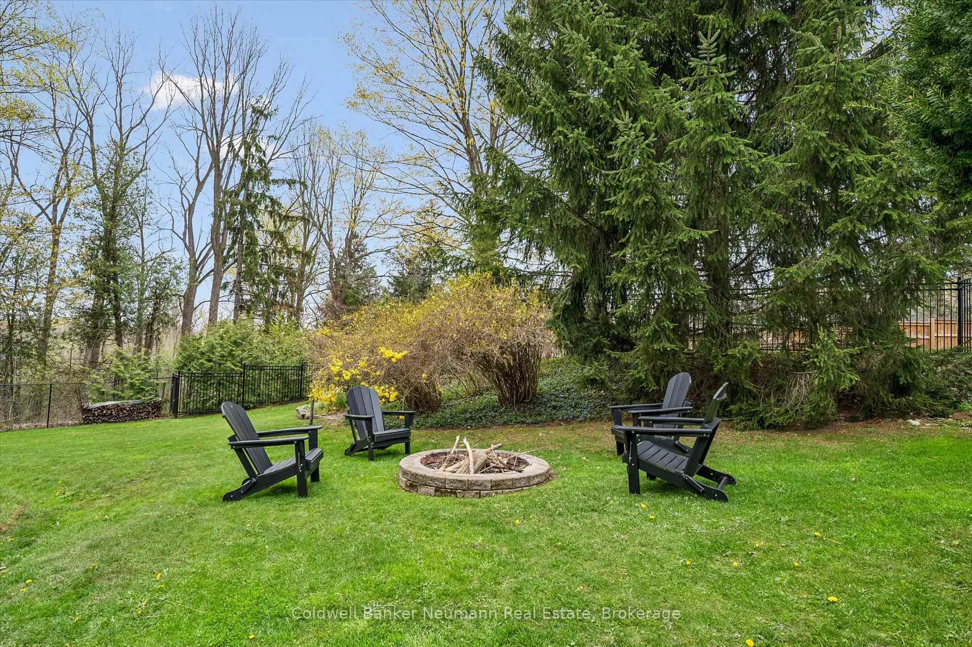 Photo 45 of 25 Riverview Drive, Centre Wellington, Elora/Salem — HOMEH