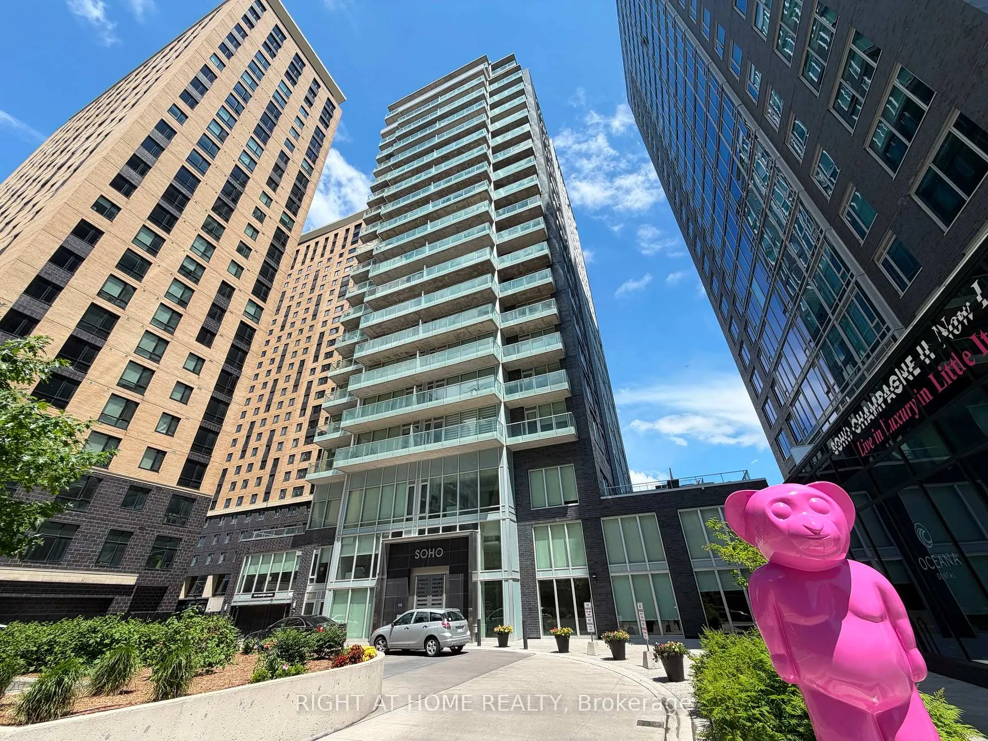 Front of Unit 309, 111 Champagne Avenue S
