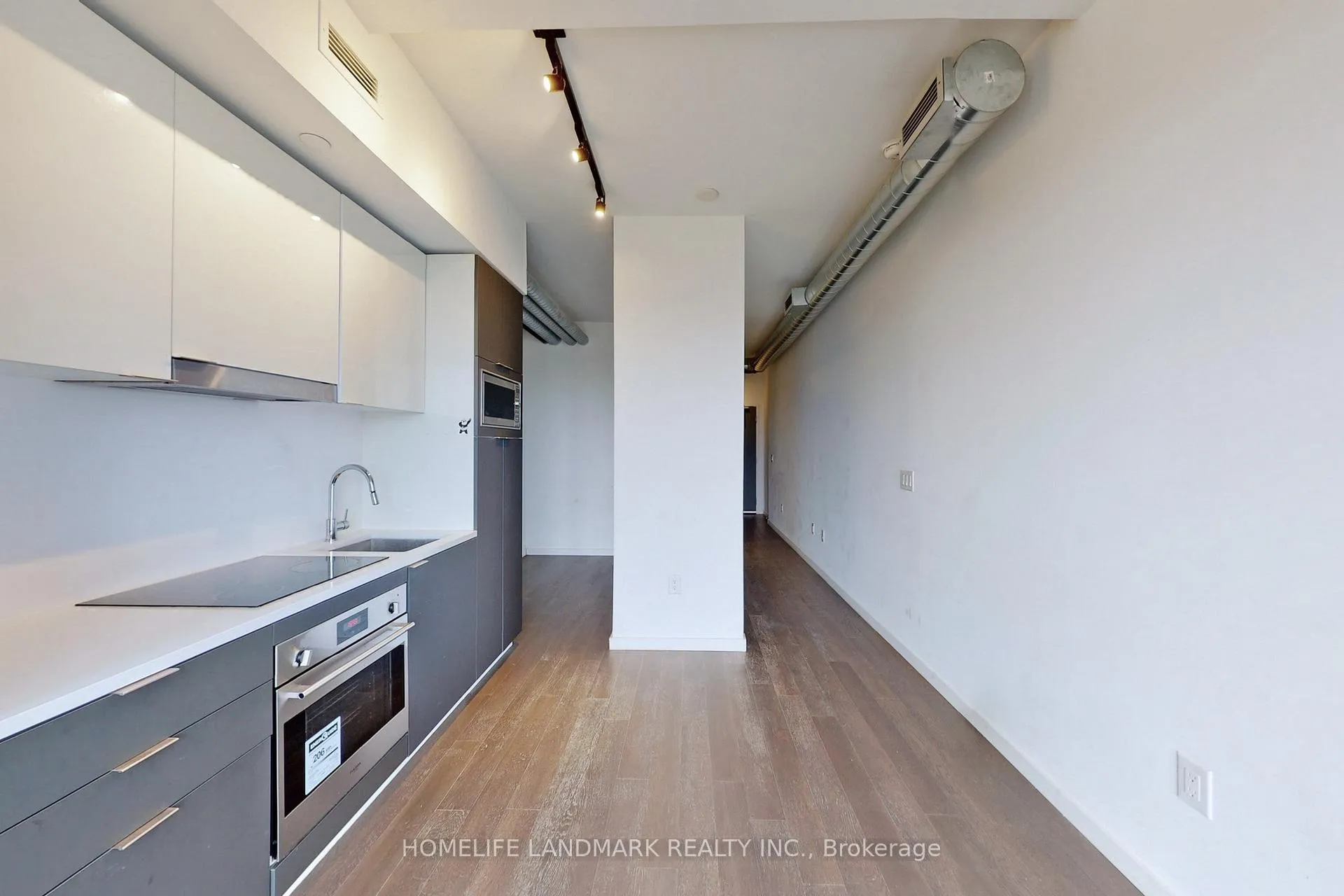 Photo 5 of Unit 718, 170 Bayview Avenue, Toronto, Waterfront Communities — HOMEH