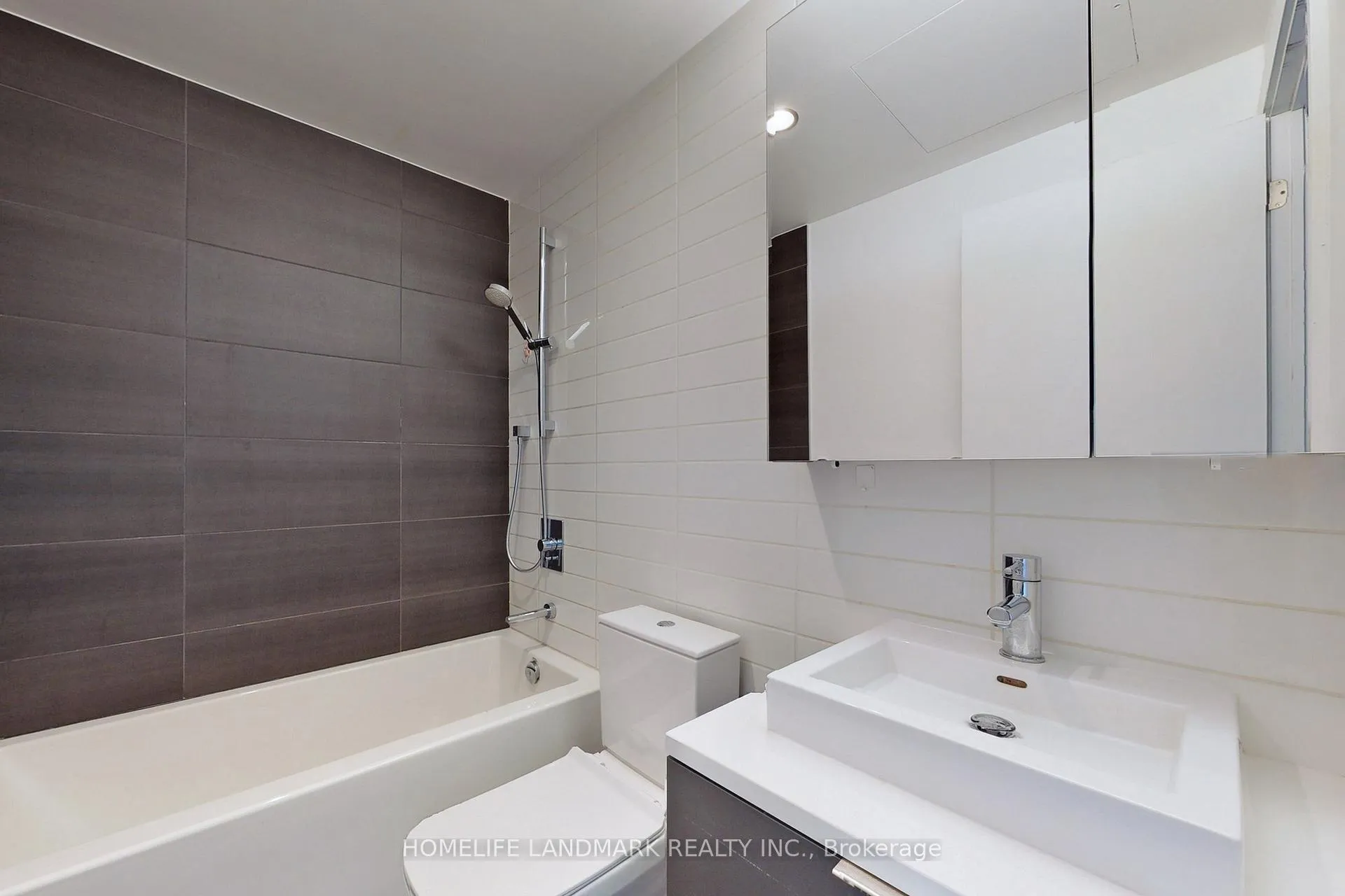 Photo 13 of Unit 718, 170 Bayview Avenue, Toronto, Waterfront Communities — HOMEH