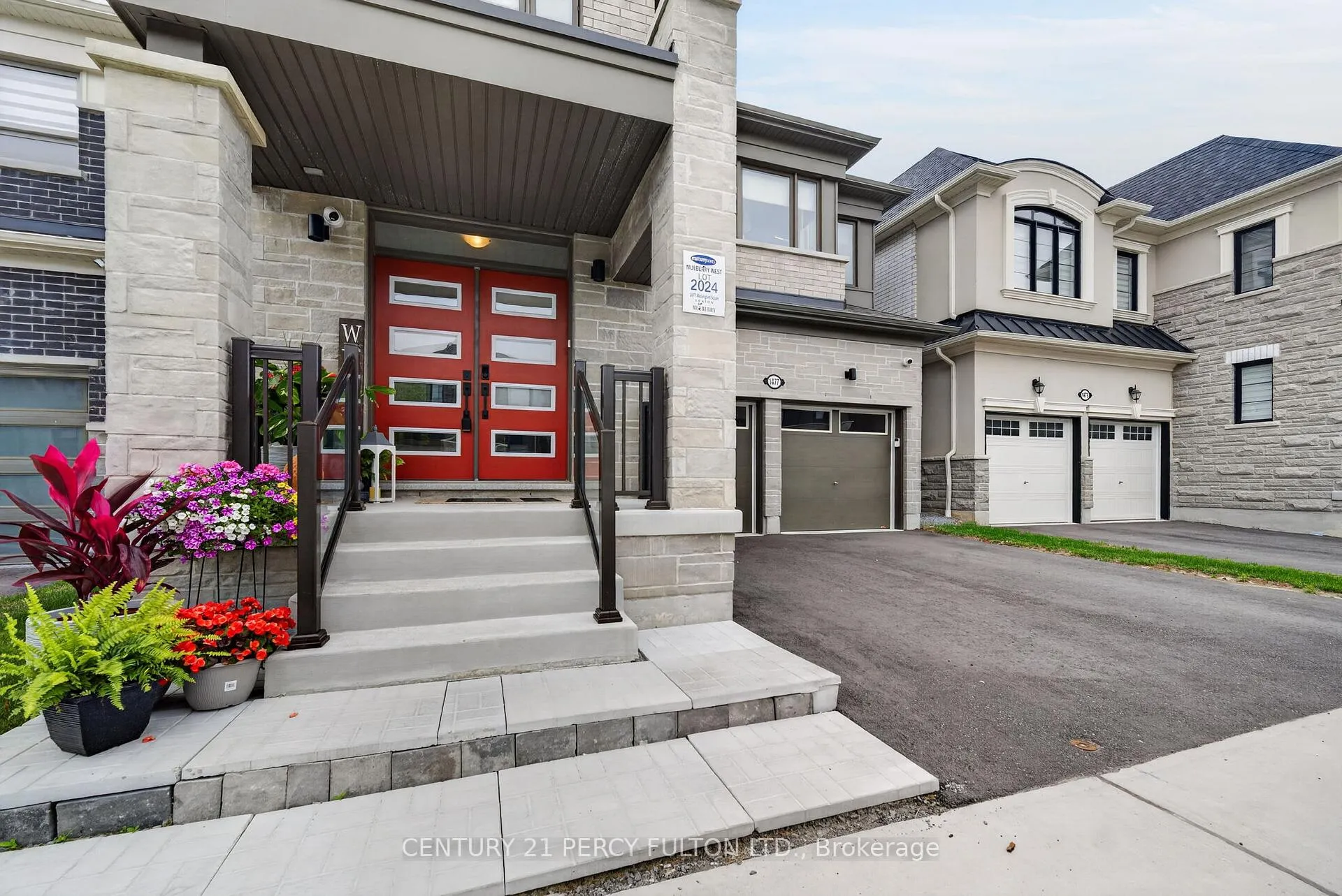 Photo 2 of 1477 Mockingbird Square, Pickering, Rural Pickering — HOMEH