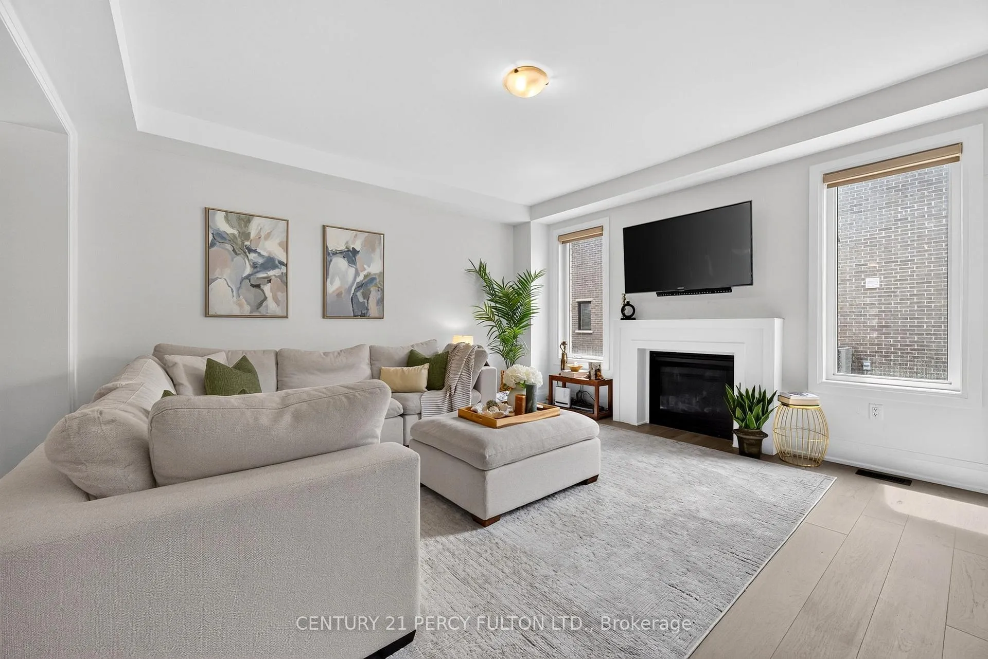 Photo 9 of 1477 Mockingbird Square, Pickering, Rural Pickering — HOMEH