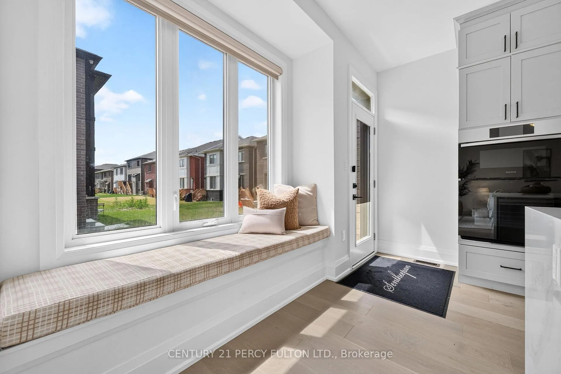 Photo 14 of 1477 Mockingbird Square, Pickering, Rural Pickering — HOMEH