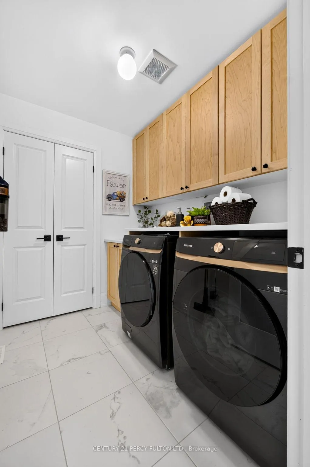 Photo 27 of 1477 Mockingbird Square, Pickering, Rural Pickering — HOMEH