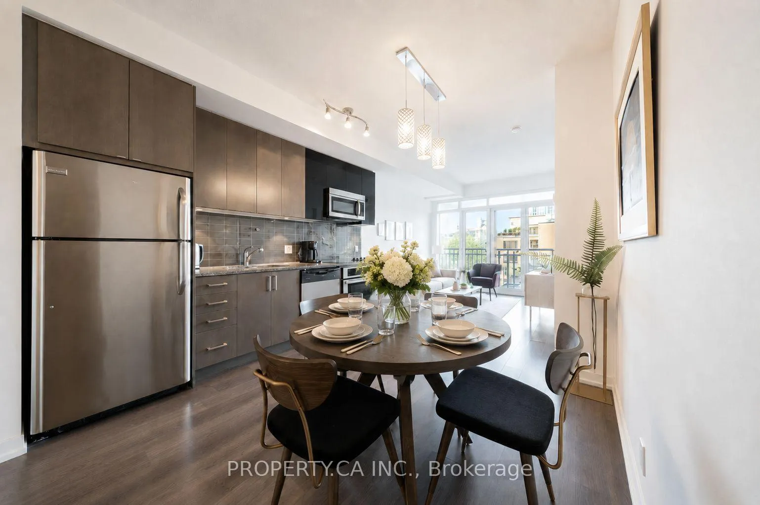 Photo 4 of Unit 1416, 98 Lillian Street, Toronto, Mount Pleasant West — HOMEH