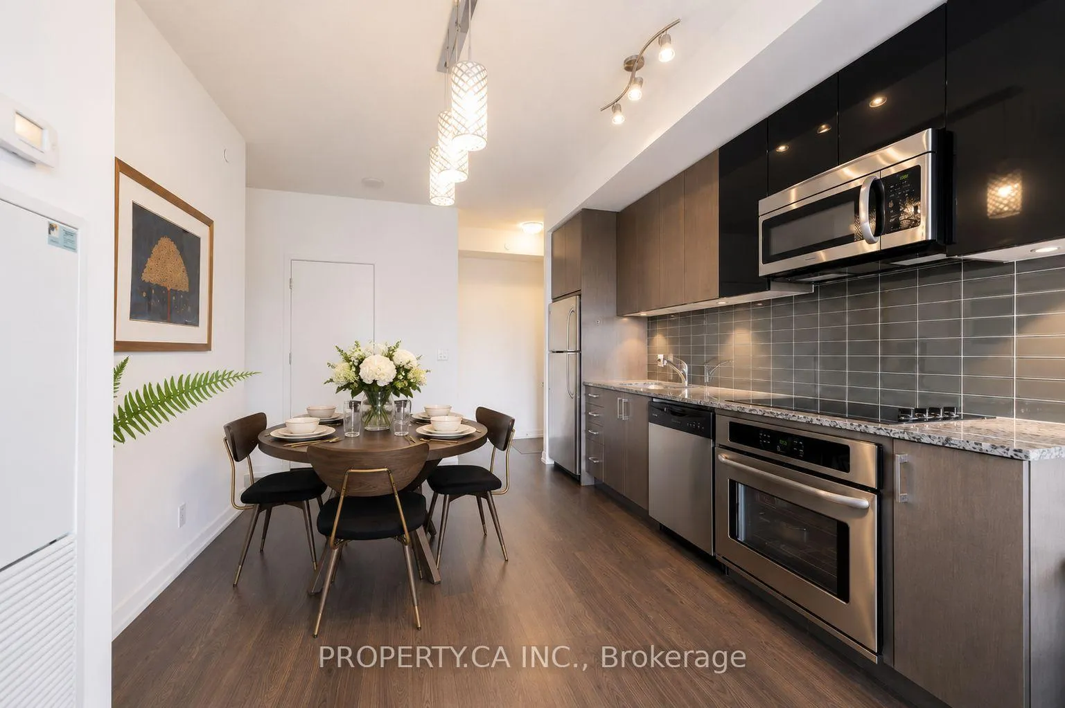 Photo 5 of Unit 1416, 98 Lillian Street, Toronto, Mount Pleasant West — HOMEH