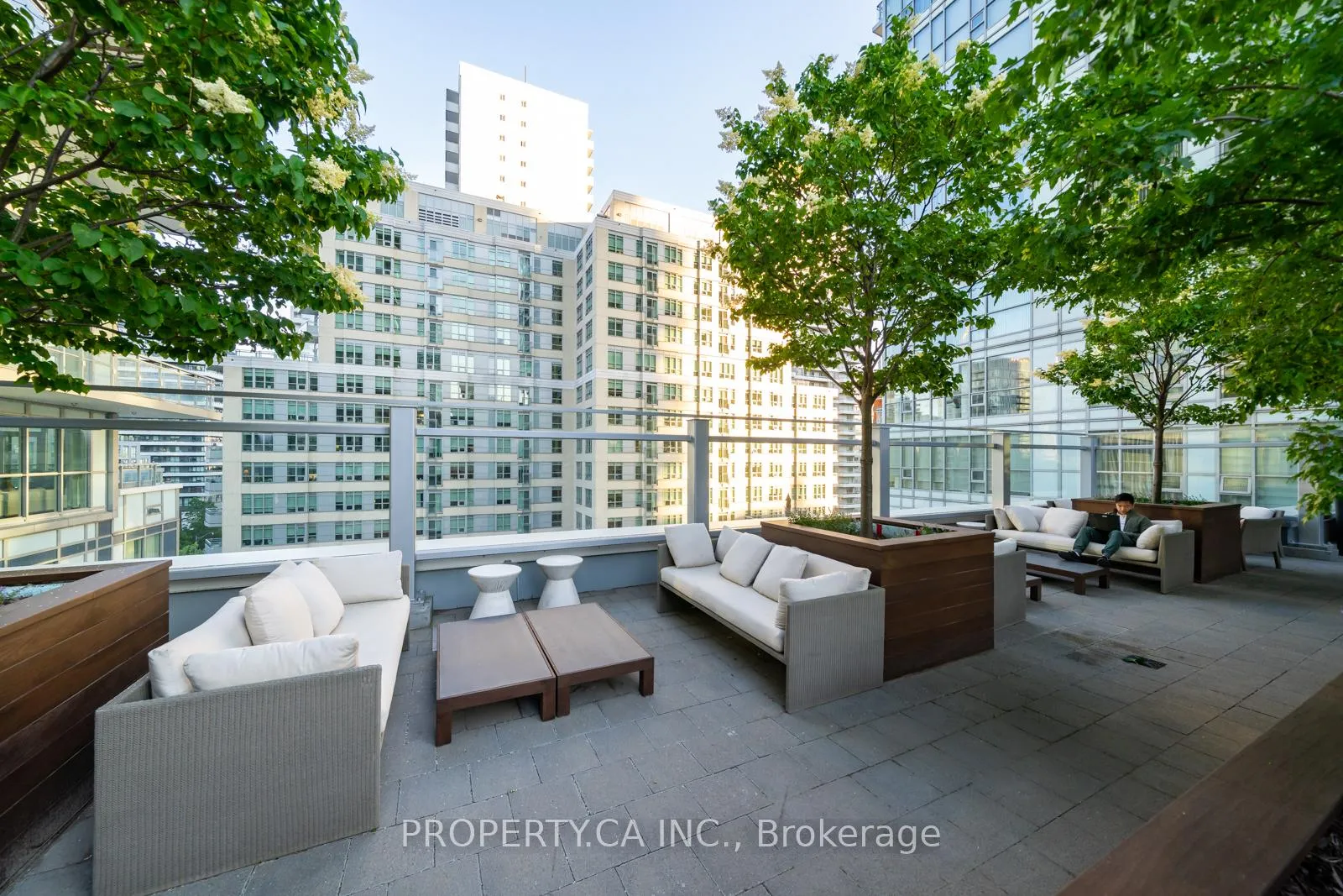 Photo 17 of Unit 1416, 98 Lillian Street, Toronto, Mount Pleasant West — HOMEH