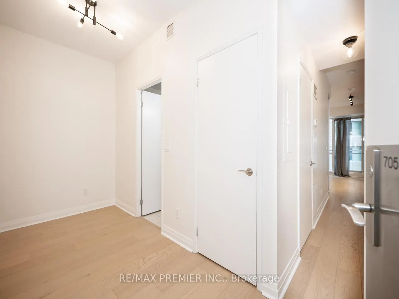 Photo 4 of Unit 705, 220 Victoria Street, Toronto, Church-Yonge Corridor — HOMEH
