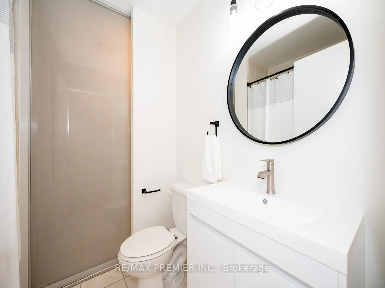 Photo 6 of Unit 705, 220 Victoria Street, Toronto, Church-Yonge Corridor — HOMEH