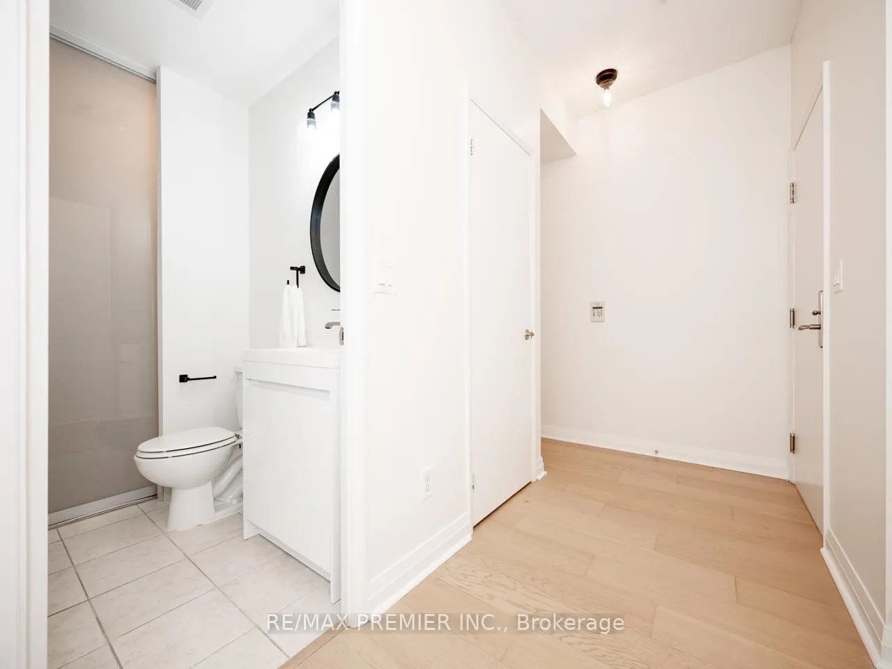 Photo 7 of Unit 705, 220 Victoria Street, Toronto, Church-Yonge Corridor — HOMEH