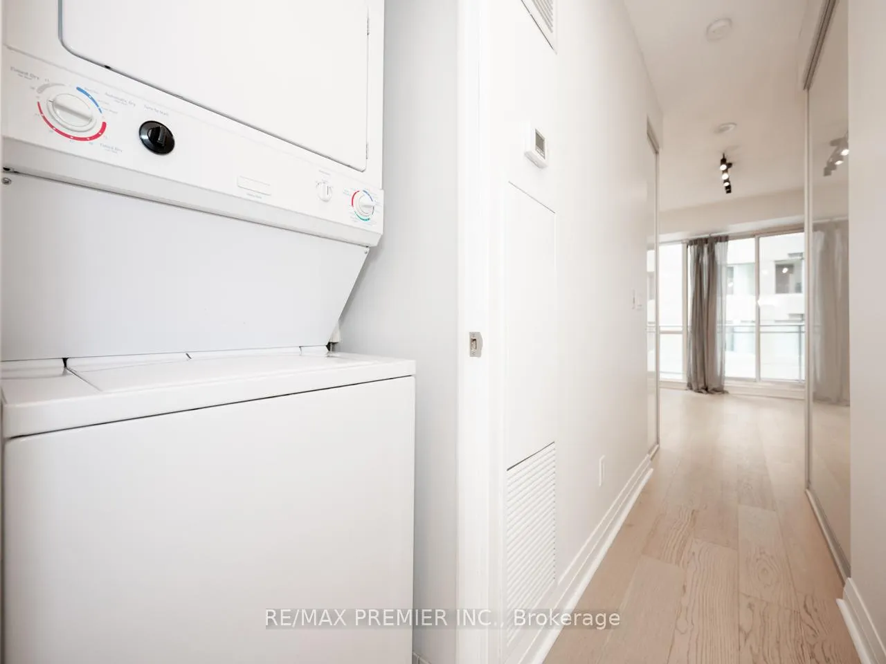 Photo 8 of Unit 705, 220 Victoria Street, Toronto, Church-Yonge Corridor — HOMEH