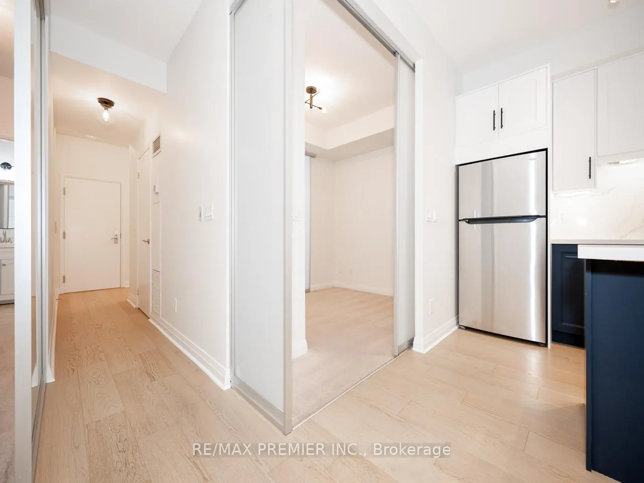 Photo 9 of Unit 705, 220 Victoria Street, Toronto, Church-Yonge Corridor — HOMEH