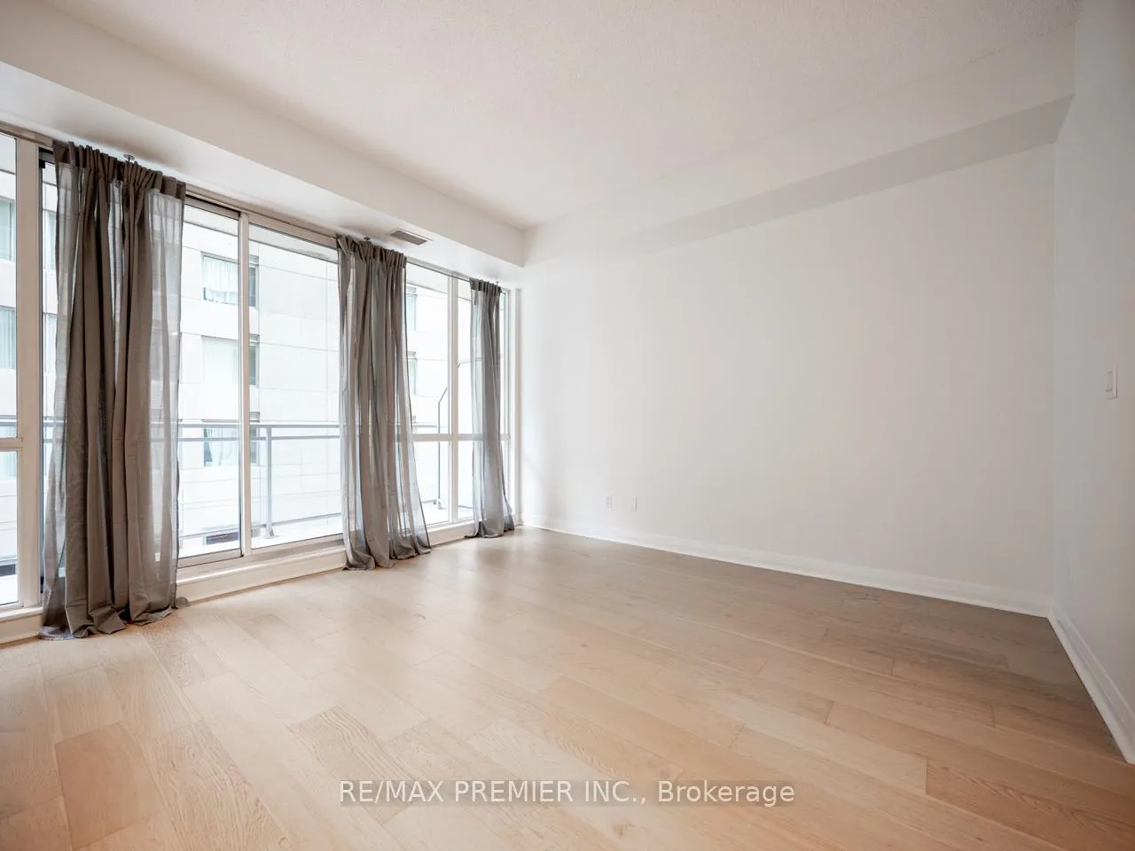 Photo 14 of Unit 705, 220 Victoria Street, Toronto, Church-Yonge Corridor — HOMEH