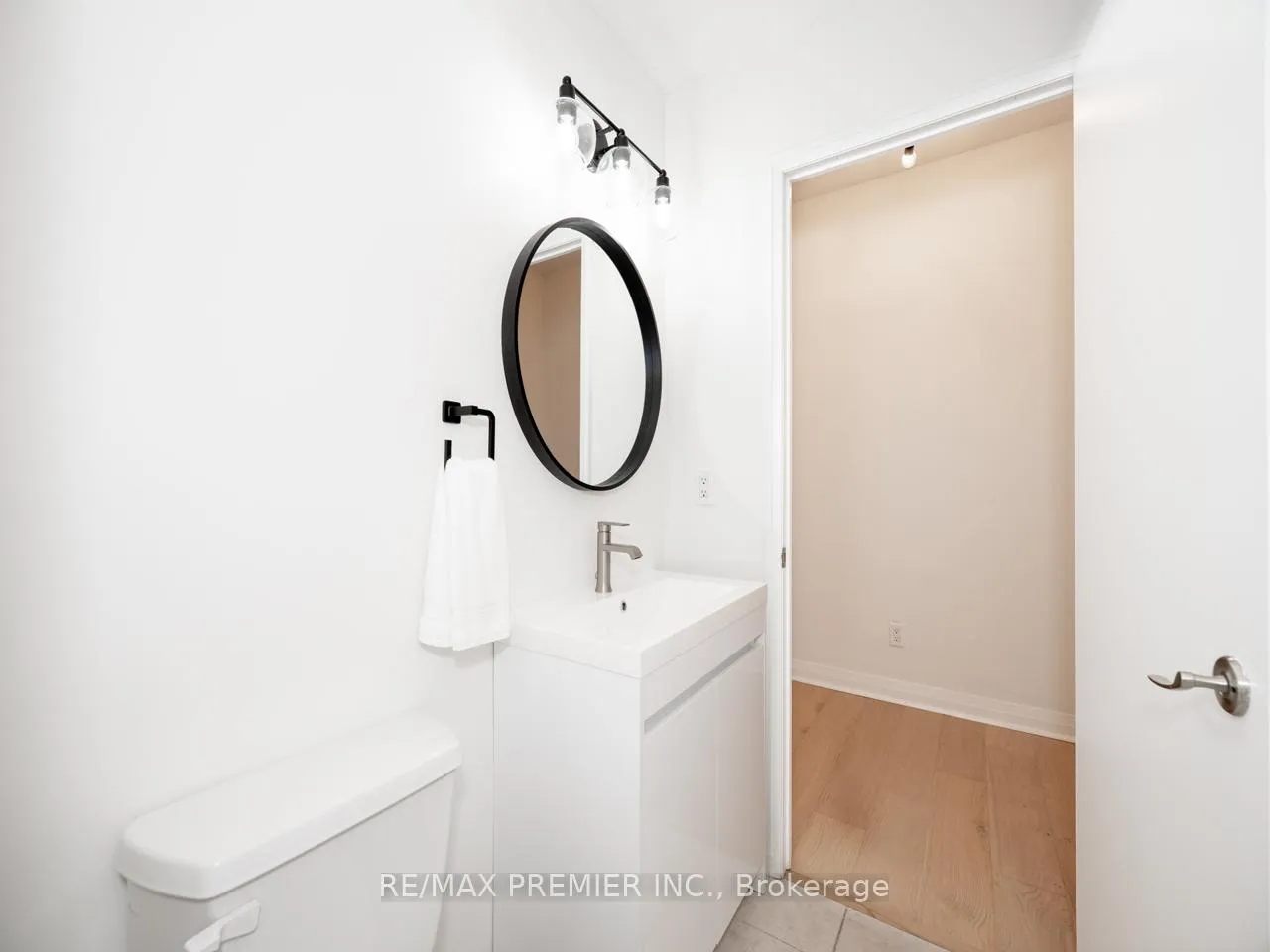 Photo 21 of Unit 705, 220 Victoria Street, Toronto, Church-Yonge Corridor — HOMEH