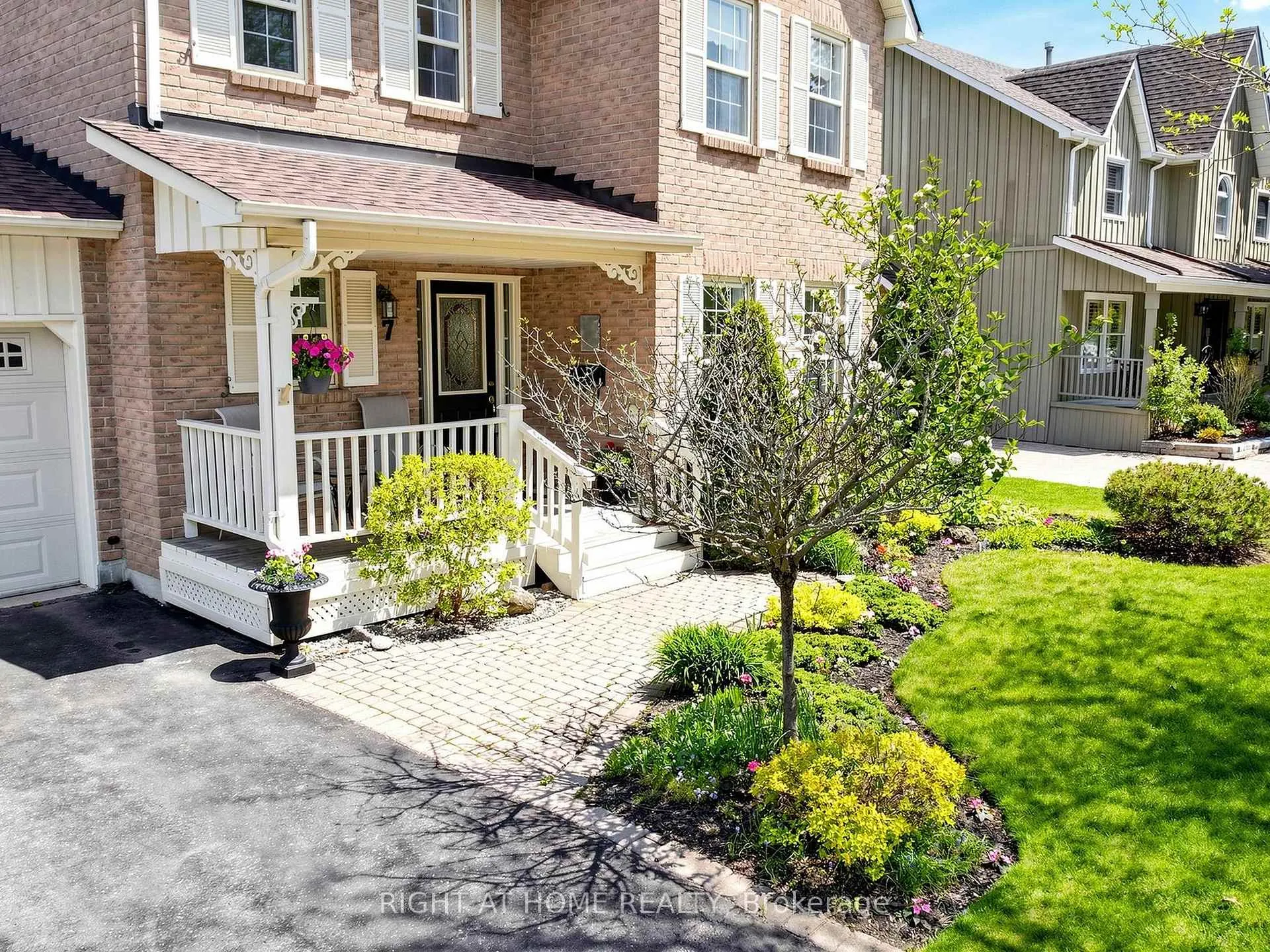 Photo 4 of 75 Quaker Village Drive, Uxbridge — HOMEH