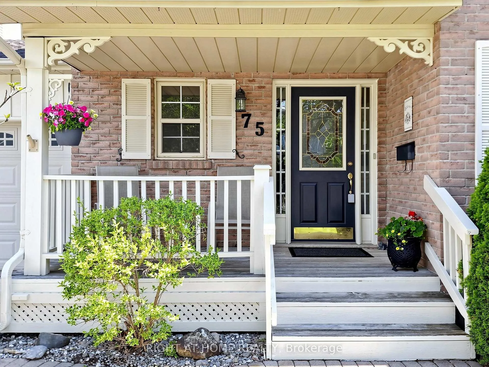 Photo 5 of 75 Quaker Village Drive, Uxbridge — HOMEH
