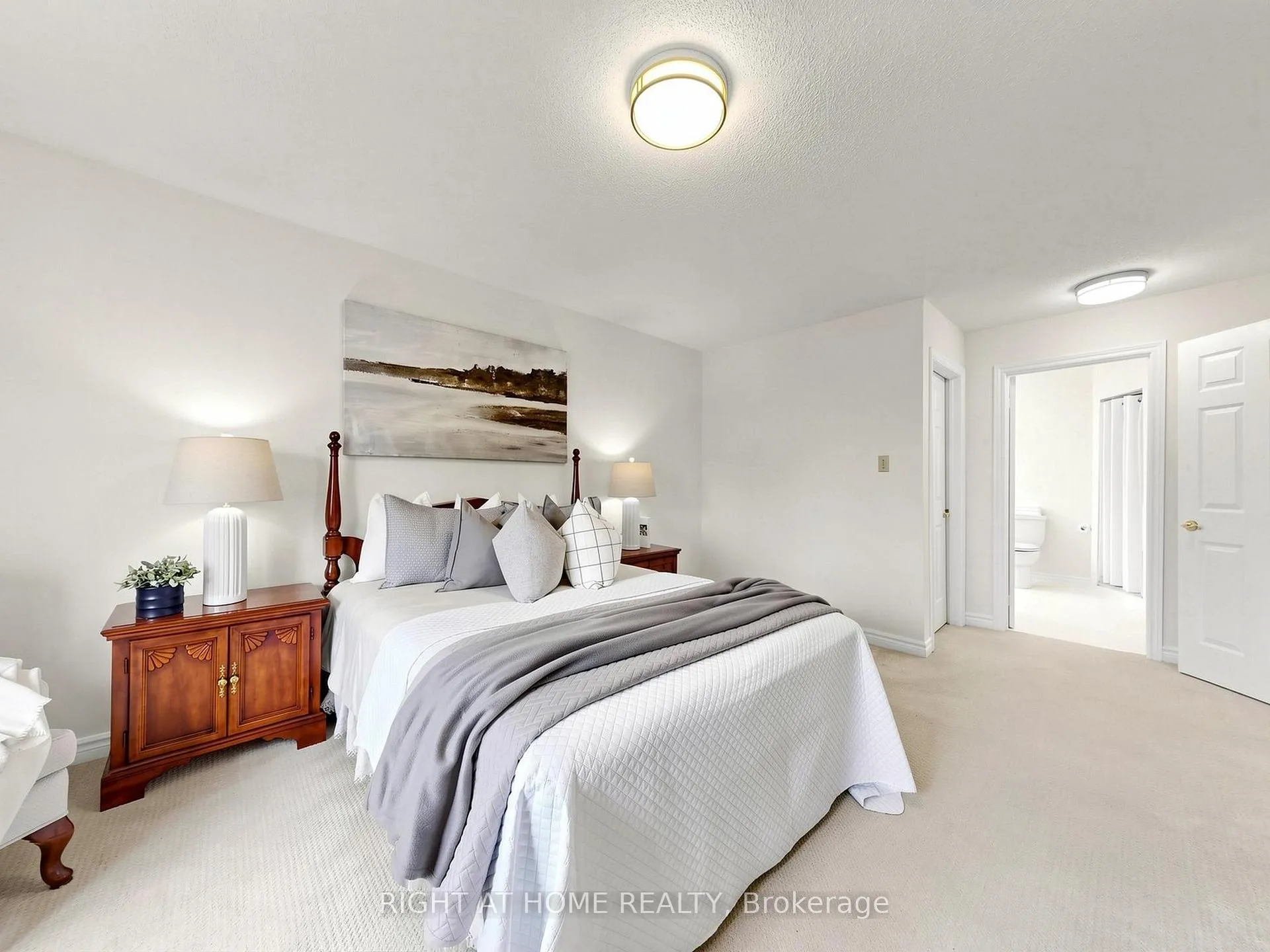 Photo 23 of 75 Quaker Village Drive, Uxbridge — HOMEH