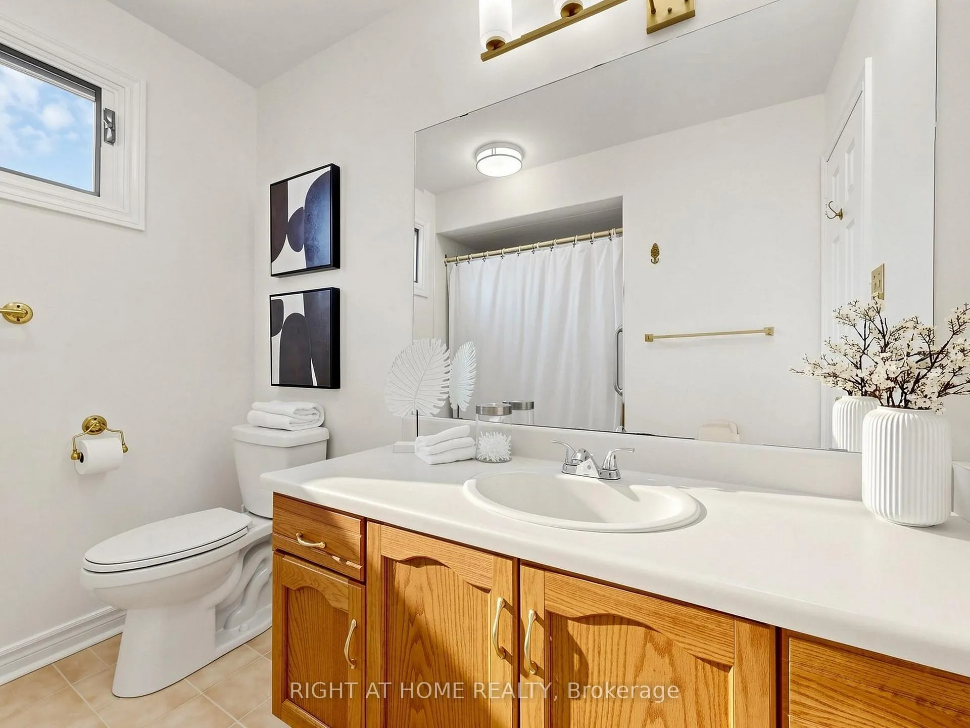 Photo 28 of 75 Quaker Village Drive, Uxbridge — HOMEH