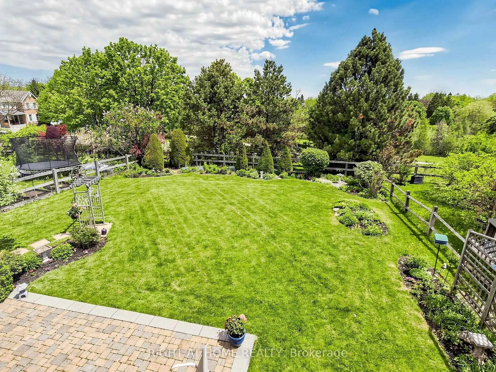 Photo 34 of 75 Quaker Village Drive, Uxbridge — HOMEH