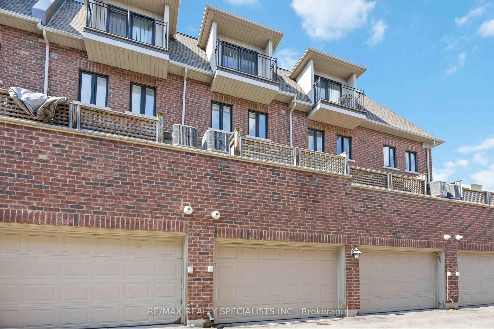 Photo 36 of 1864 Burnhamthorpe Road E, Mississauga, Applewood — HOMEH