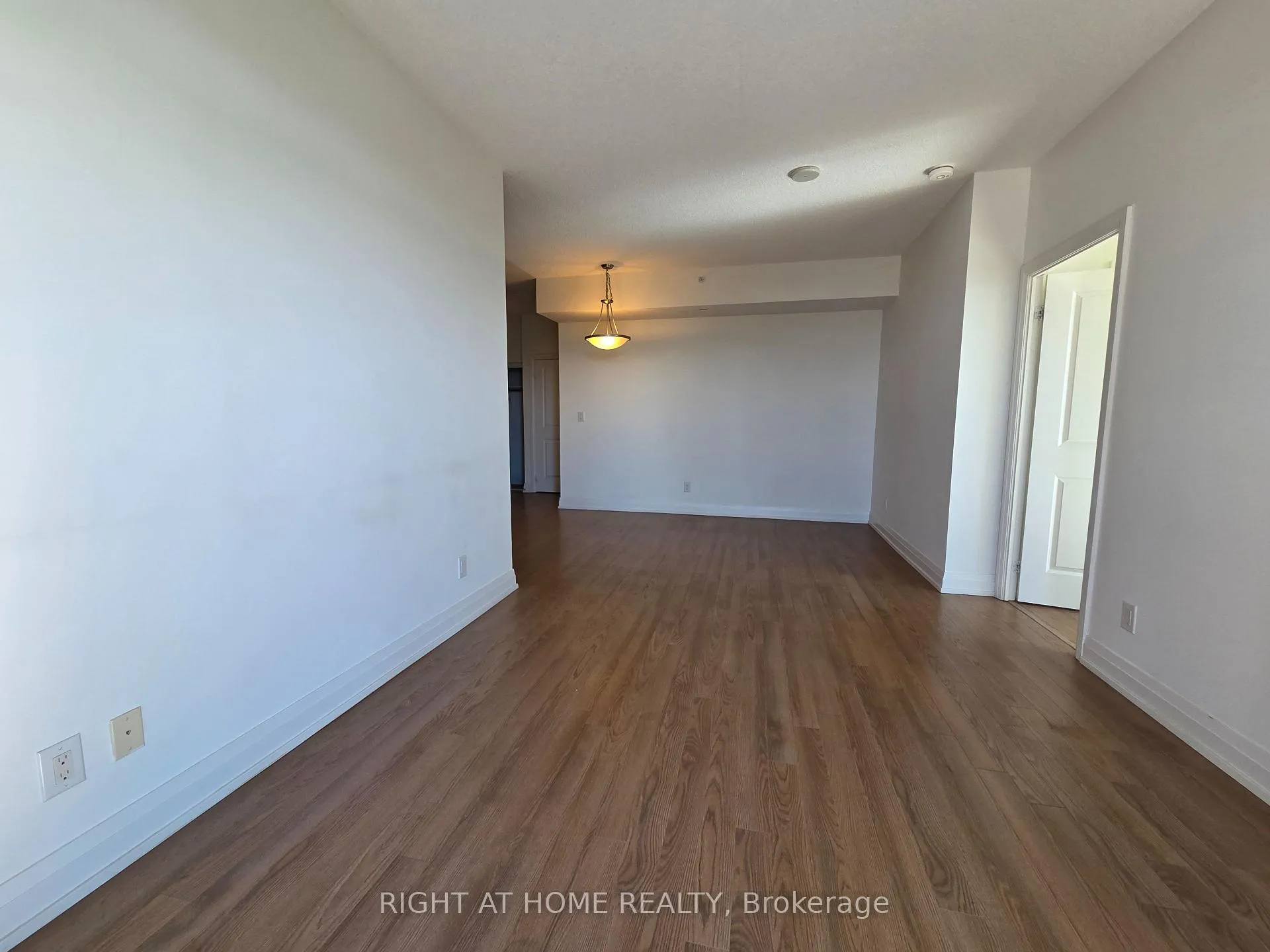 Photo 19 of Unit 1606, 7165 Yonge Street, Markham, Grandview — HOMEH