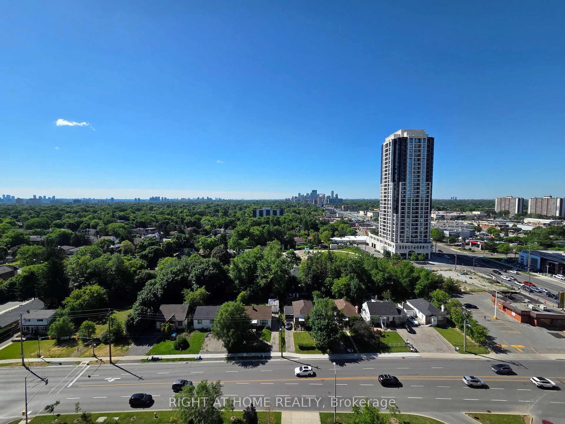 Photo 22 of Unit 1606, 7165 Yonge Street, Markham, Grandview — HOMEH