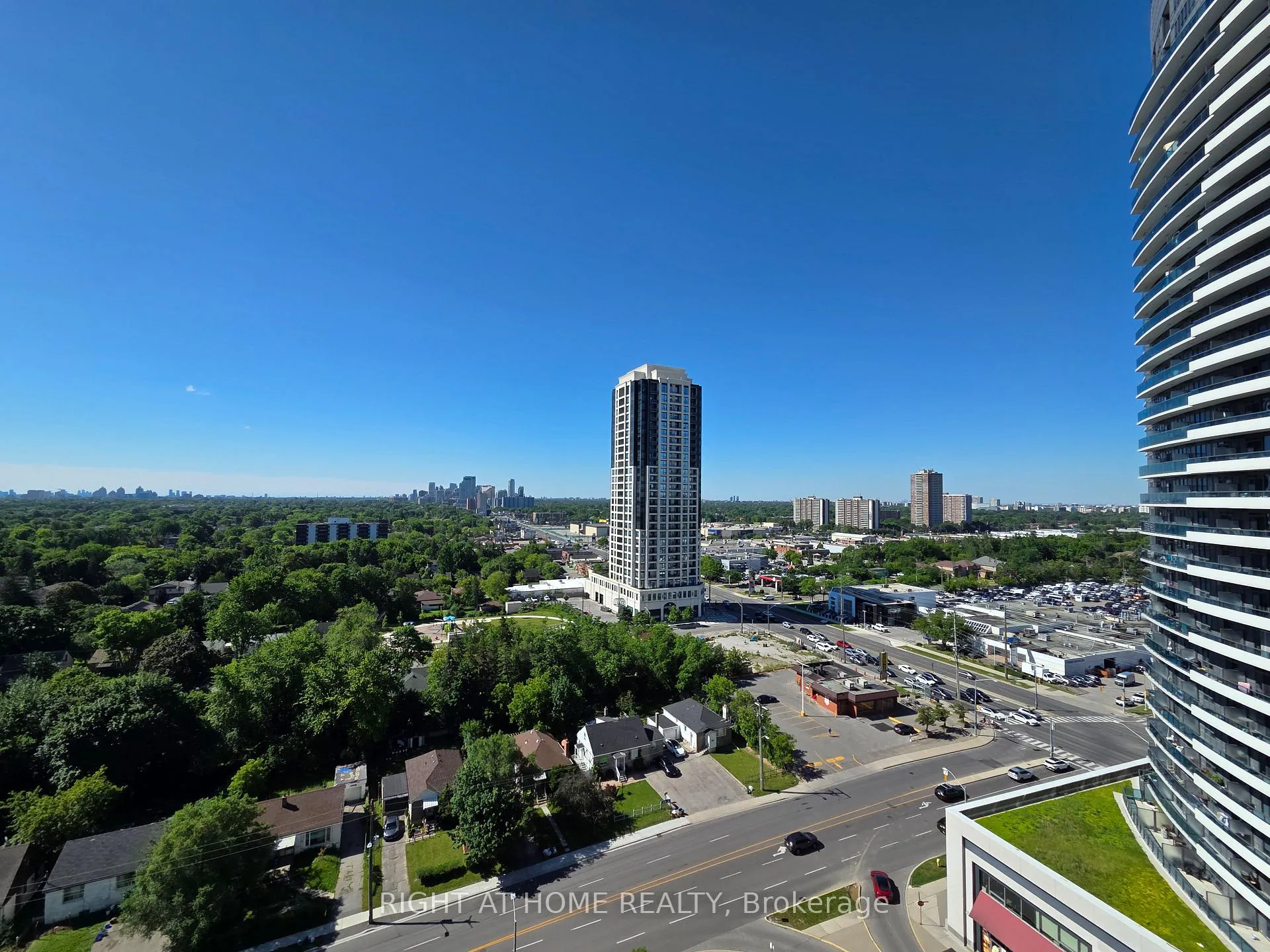 Photo 23 of Unit 1606, 7165 Yonge Street, Markham, Grandview — HOMEH