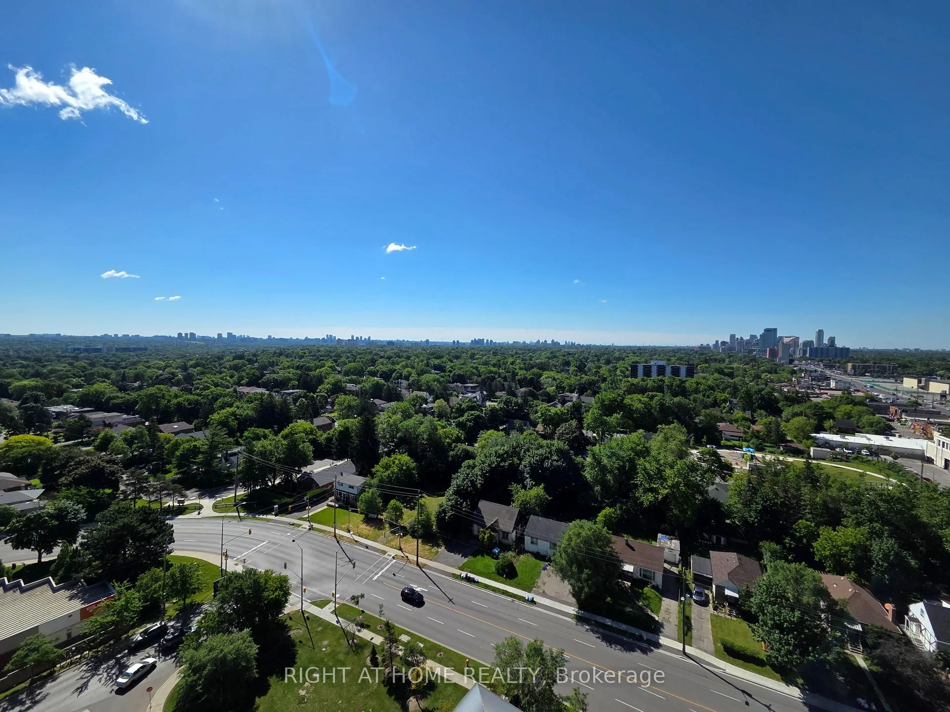 Photo 24 of Unit 1606, 7165 Yonge Street, Markham, Grandview — HOMEH