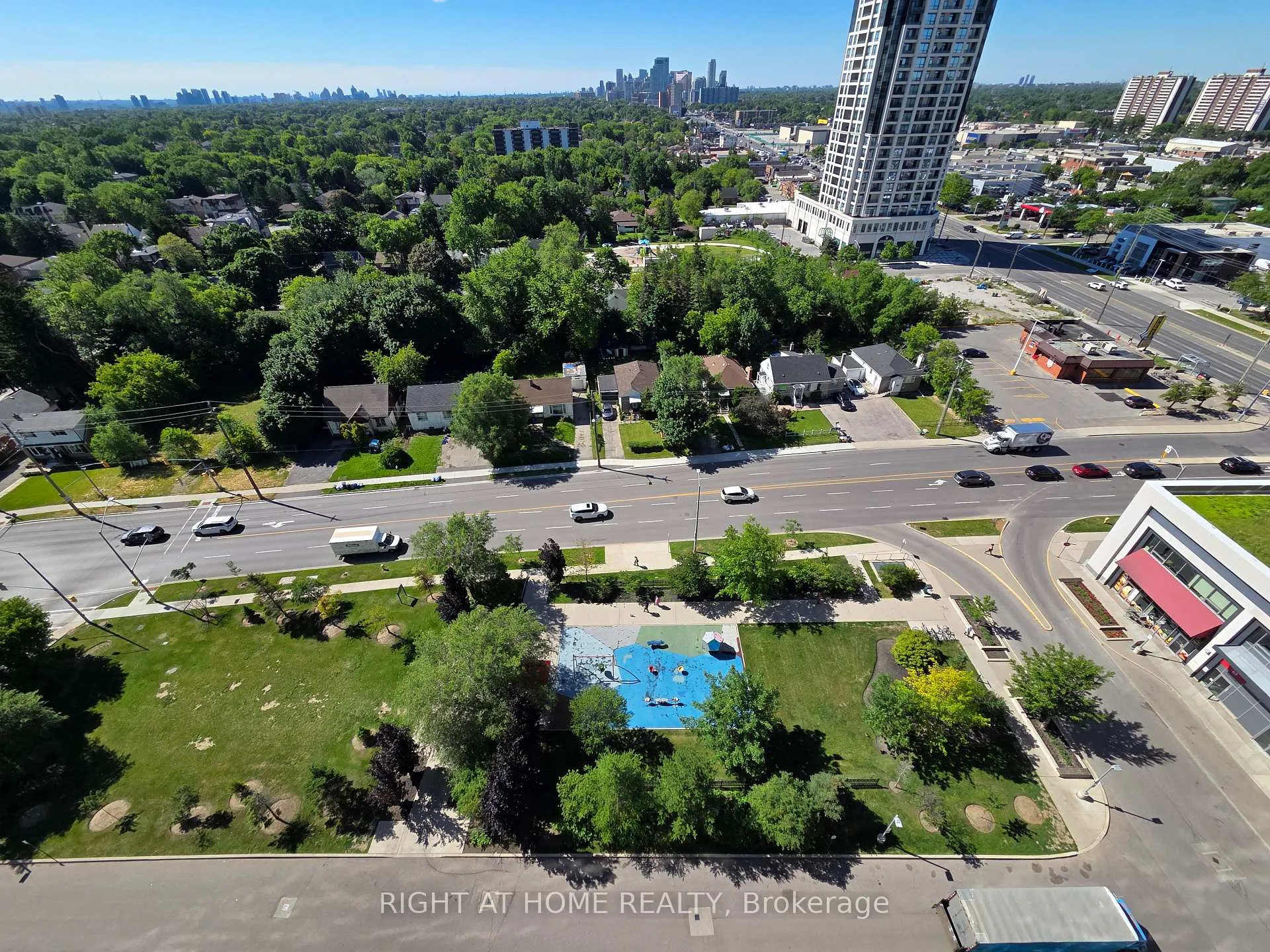 Photo 25 of Unit 1606, 7165 Yonge Street, Markham, Grandview — HOMEH