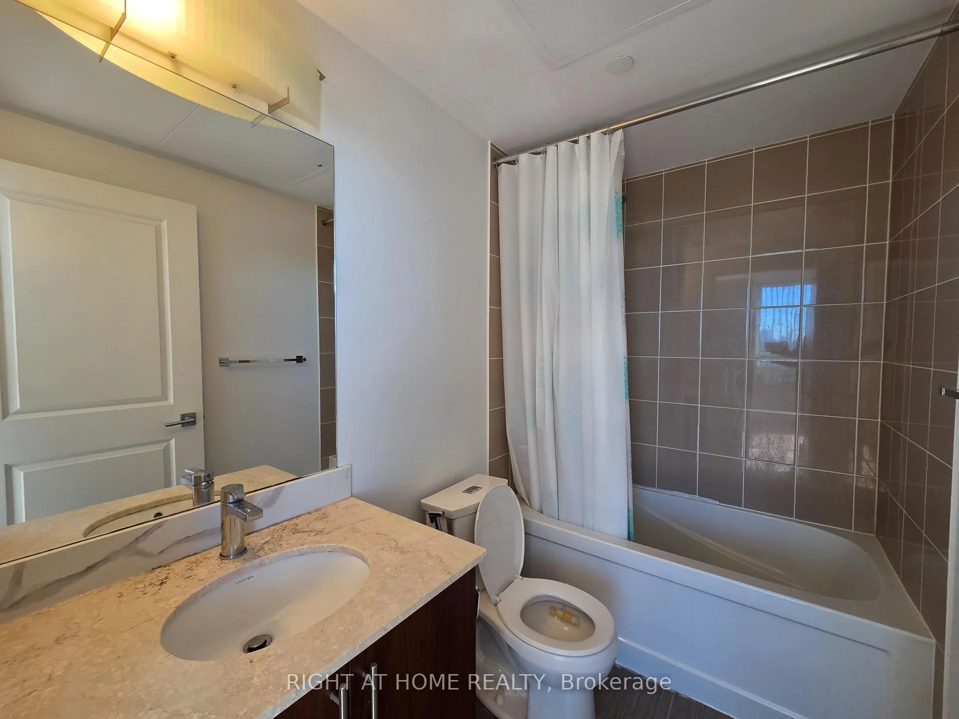 Photo 26 of Unit 1606, 7165 Yonge Street, Markham, Grandview — HOMEH