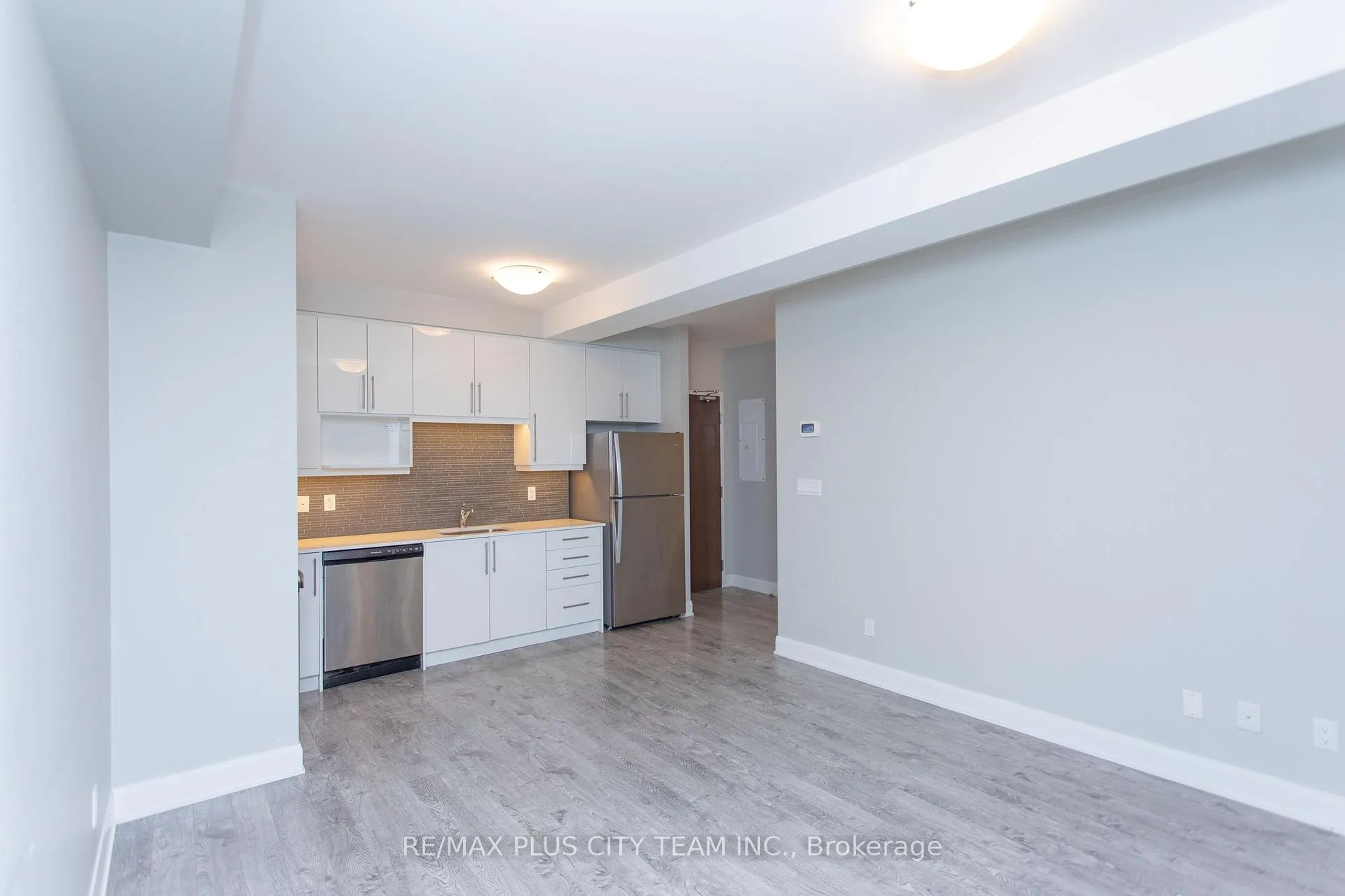 Photo 5 of Unit 202, 686 Bathurst Street, Toronto, Palmerston-Little Italy — HOMEH