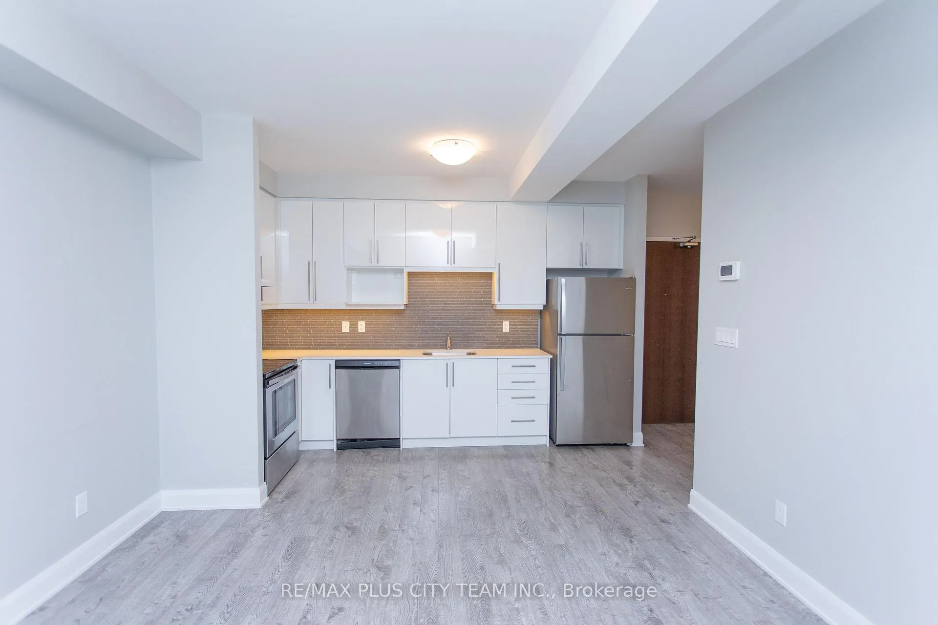 Photo 6 of Unit 202, 686 Bathurst Street, Toronto, Palmerston-Little Italy — HOMEH
