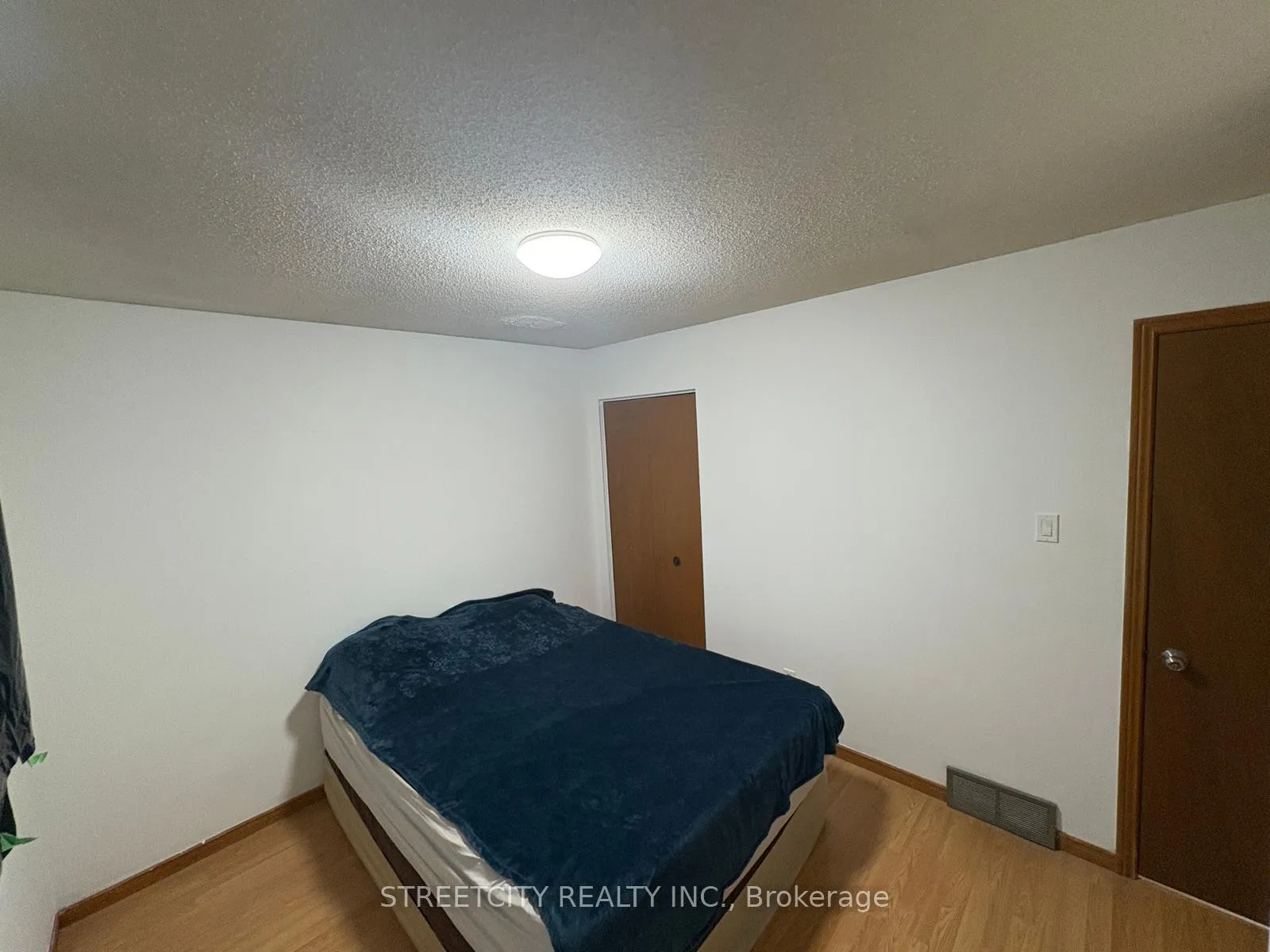 Photo 11 of 34 Glenroy Road, London, South T — HOMEH