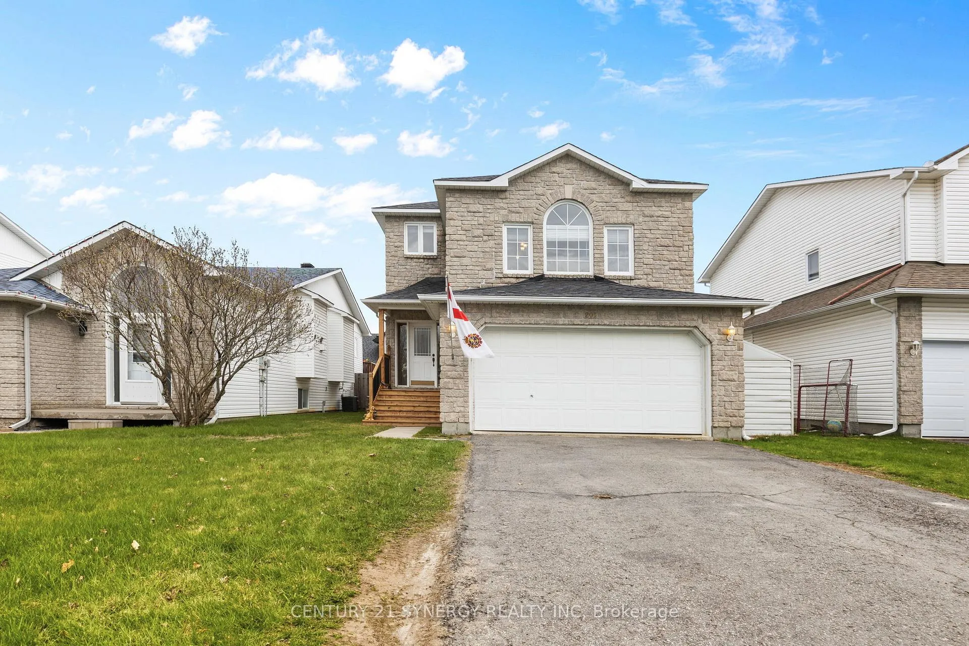 Photo 3 of 207 Stiver Street, Russell, Village of Russell — HOMEH