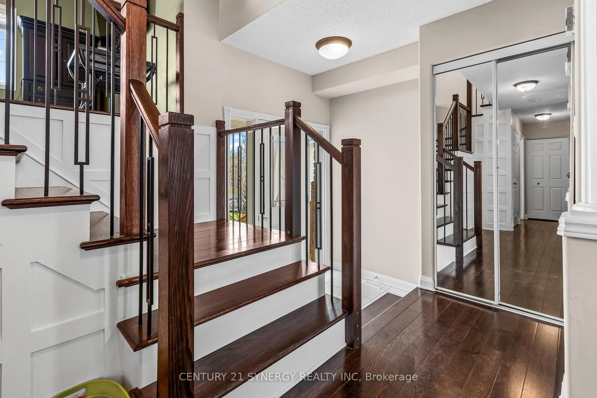 Photo 6 of 207 Stiver Street, Russell, Village of Russell — HOMEH