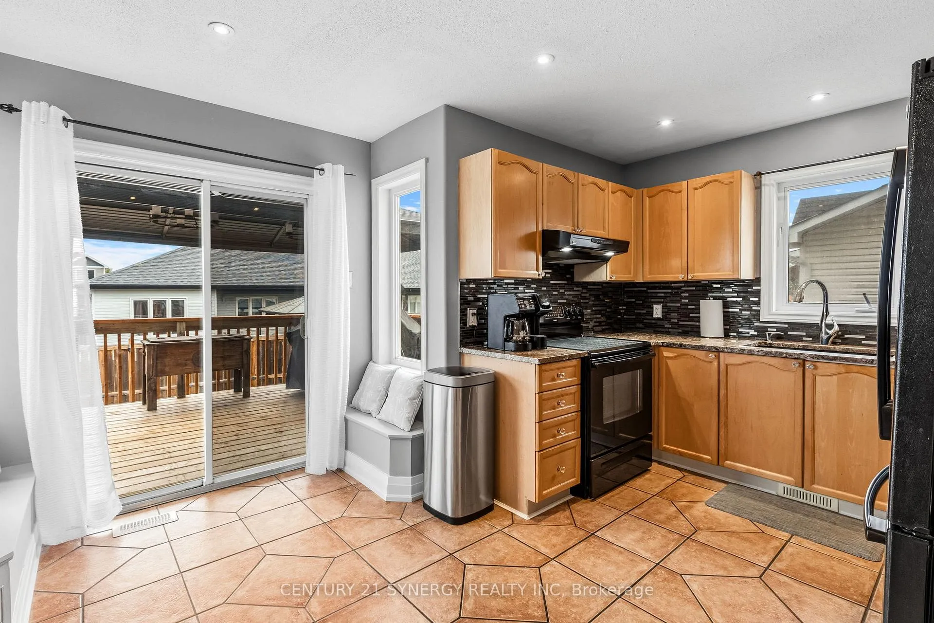 Photo 11 of 207 Stiver Street, Russell, Village of Russell — HOMEH