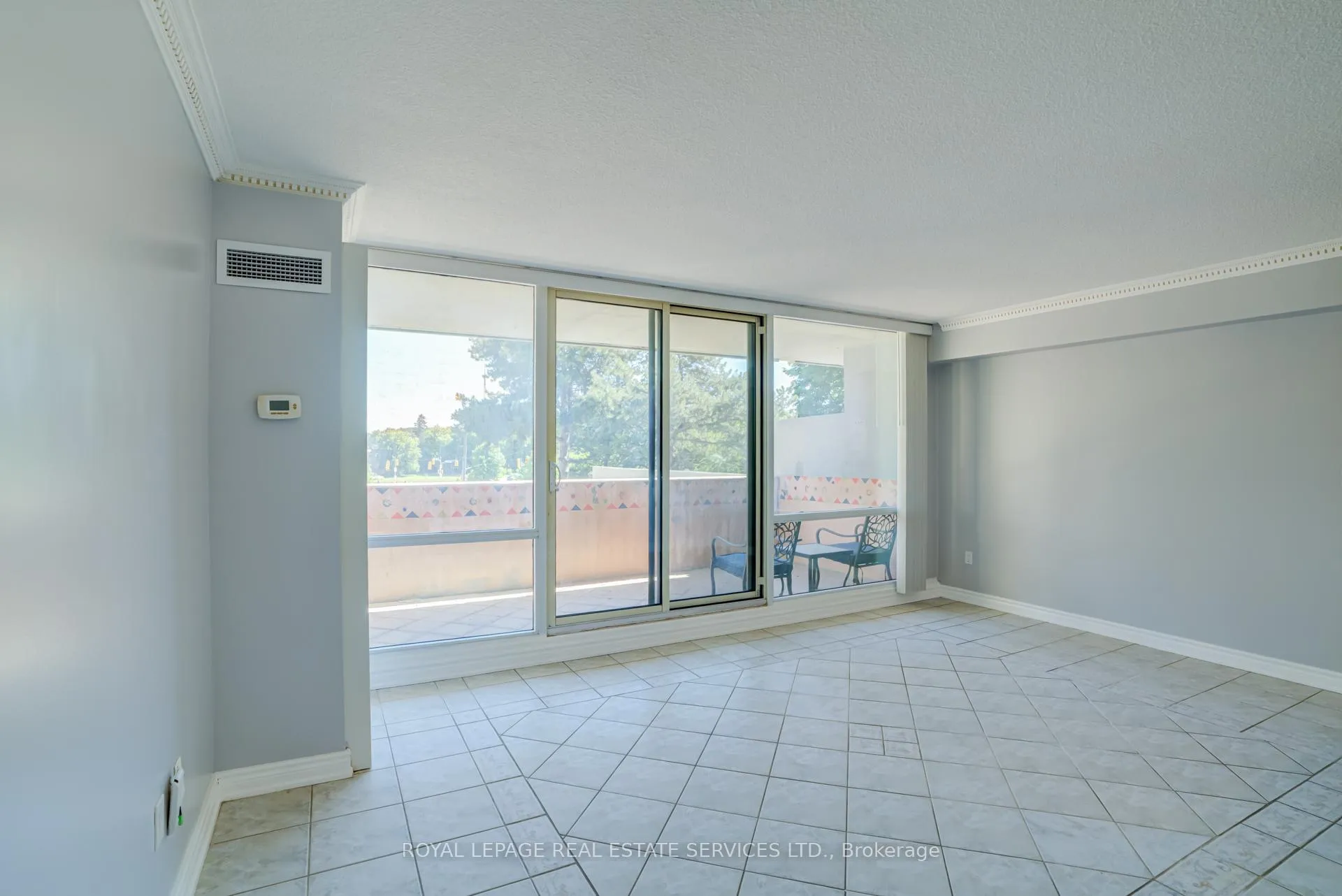 Photo 8 of Unit 206, 250 Scarlett Road, Toronto, Rockcliffe-Smythe — HOMEH