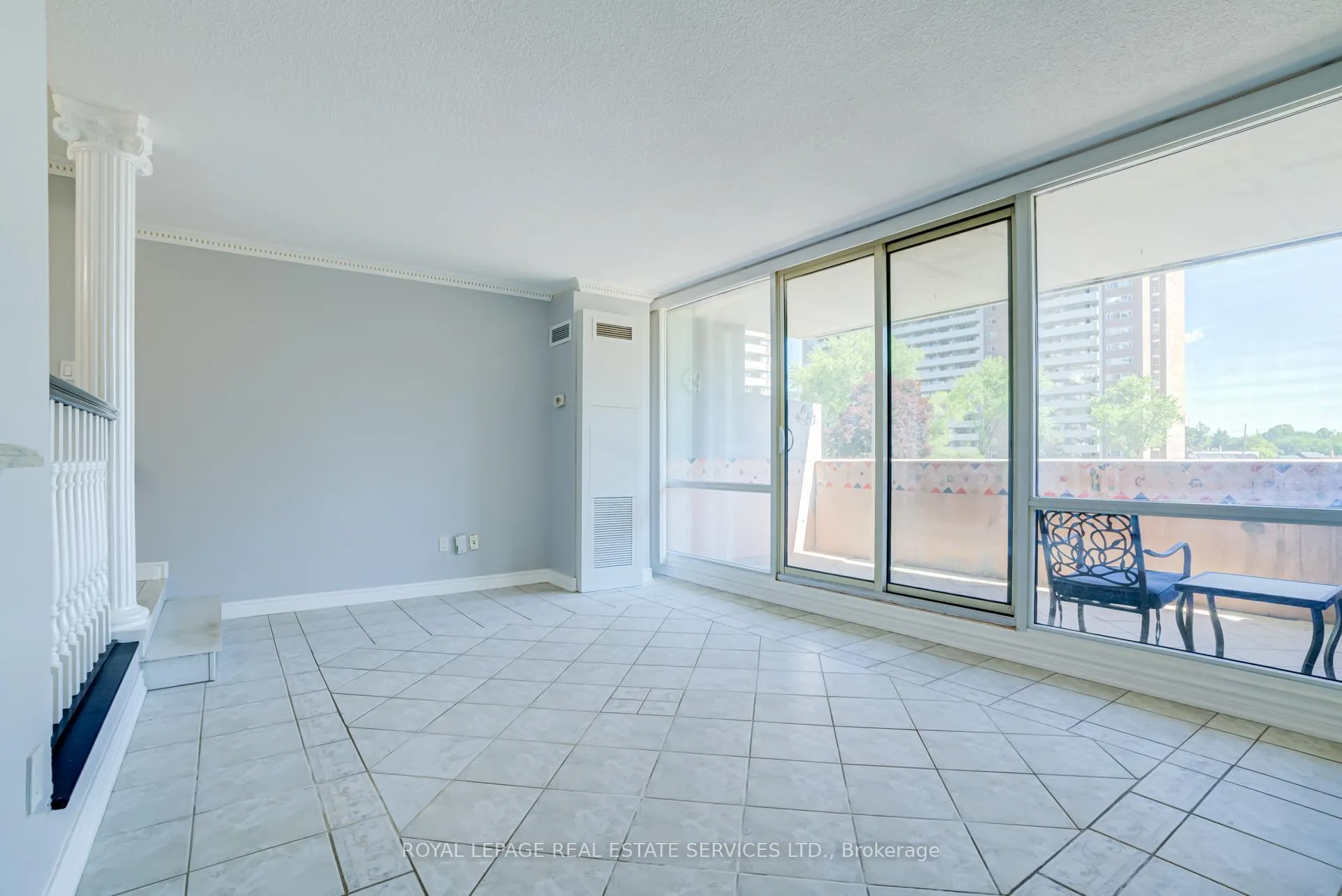 Photo 11 of Unit 206, 250 Scarlett Road, Toronto, Rockcliffe-Smythe — HOMEH