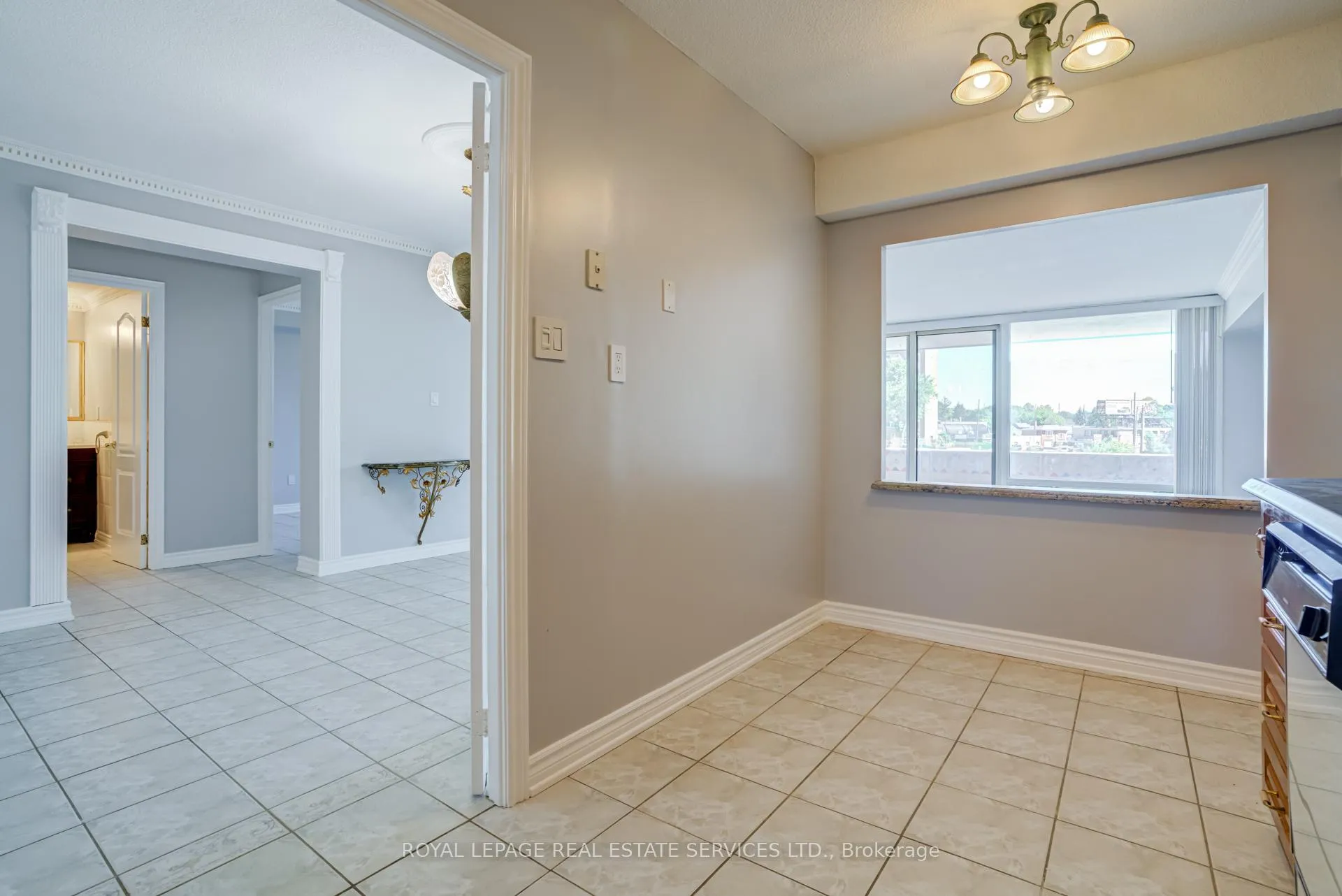 Photo 18 of Unit 206, 250 Scarlett Road, Toronto, Rockcliffe-Smythe — HOMEH