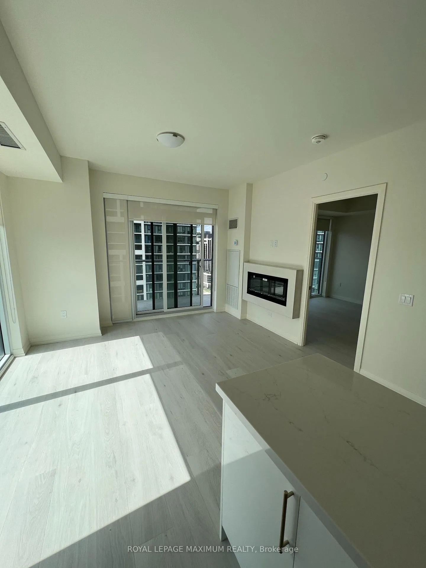 Photo 7 of Unit 2009, 27 Korda Gate, Vaughan, Vellore Village — HOMEH
