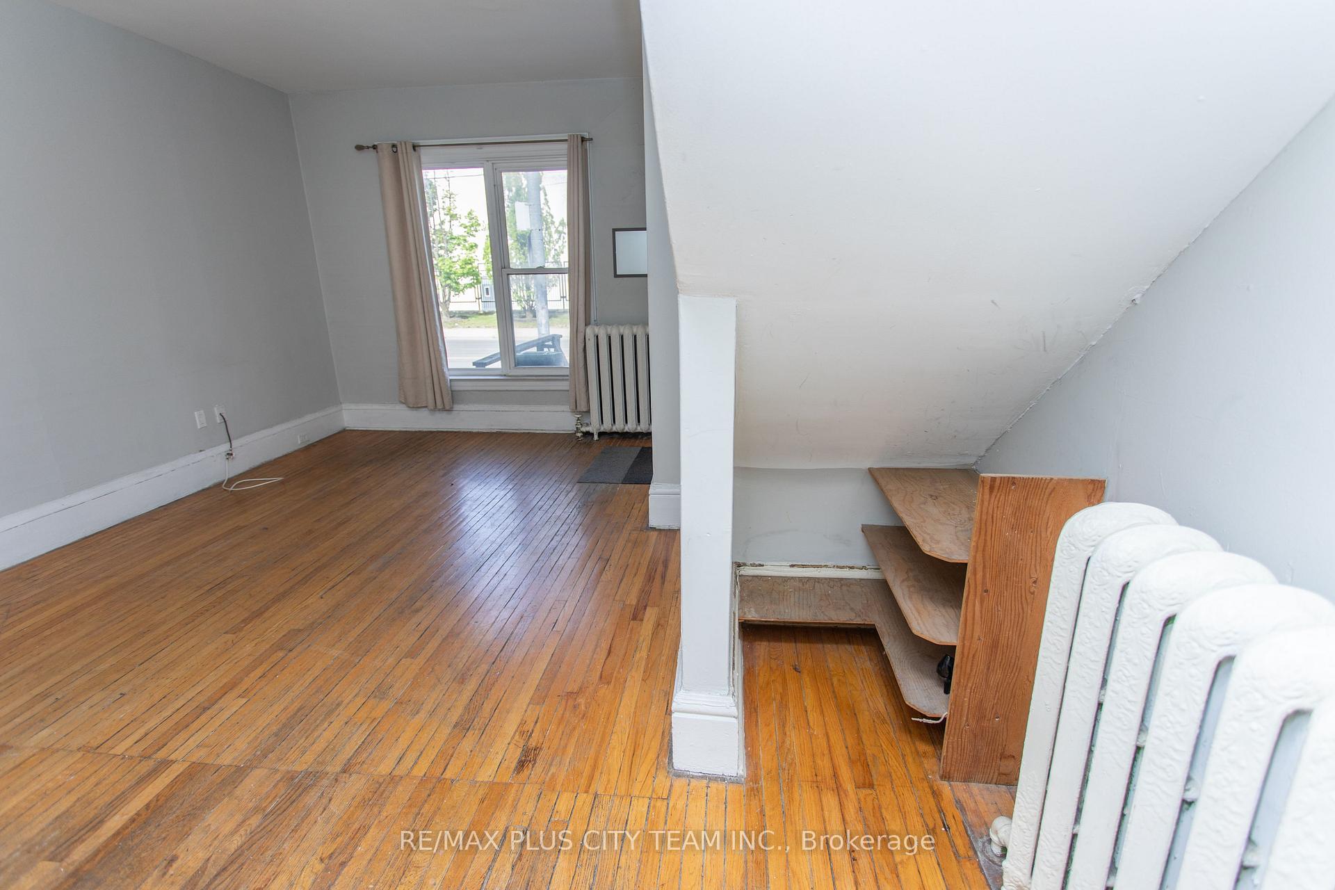 Photo 2 of Unit 2, 682 Bathurst Street, Toronto, Palmerston-Little Italy — HOMEH