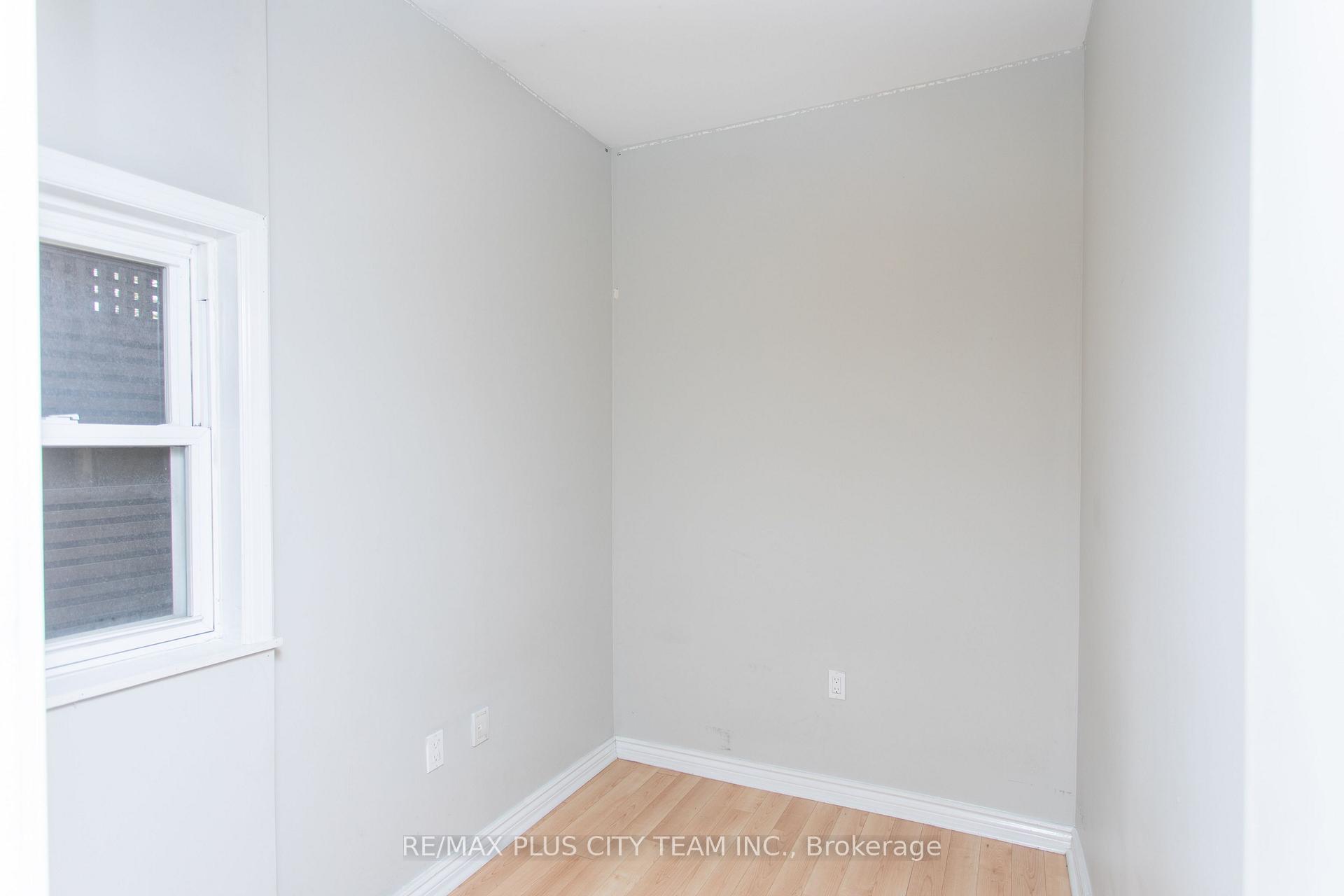 Photo 17 of Unit 2, 682 Bathurst Street, Toronto, Palmerston-Little Italy — HOMEH