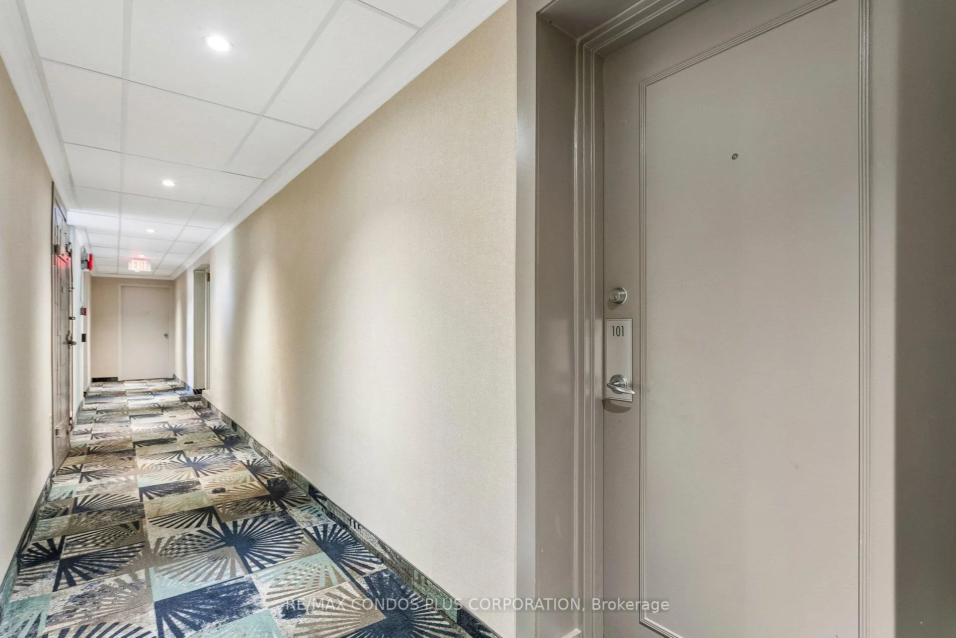 Photo 2 of Unit 101, 185 Stephen Drive, Etobicoke, Stonegate-Queensway — HOMEH